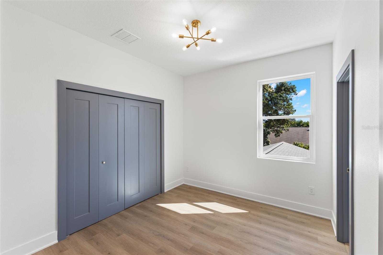 Image 41 of 44 For 2525 13th Avenue N