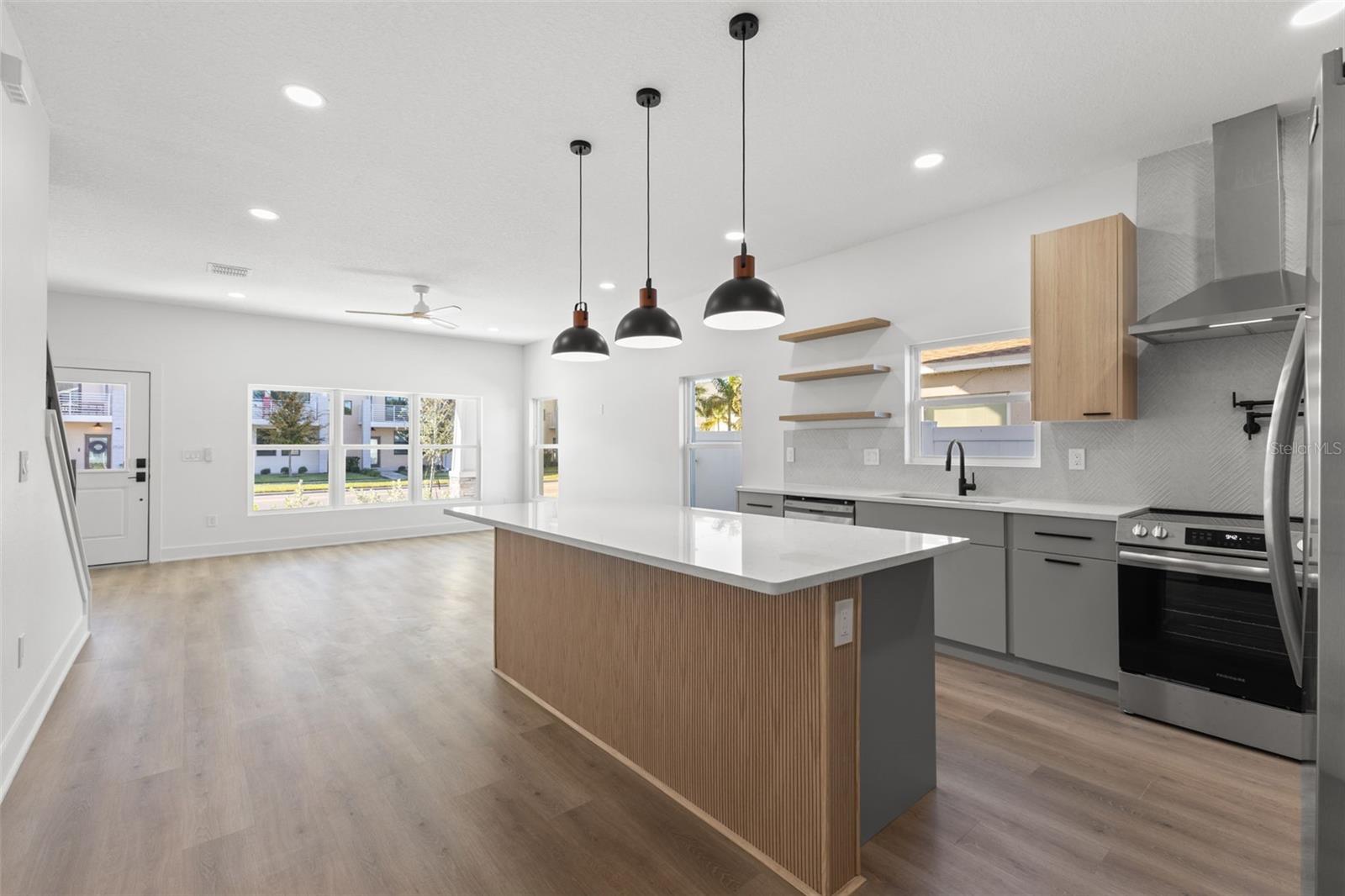 Image 6 of 44 For 2525 13th Avenue N