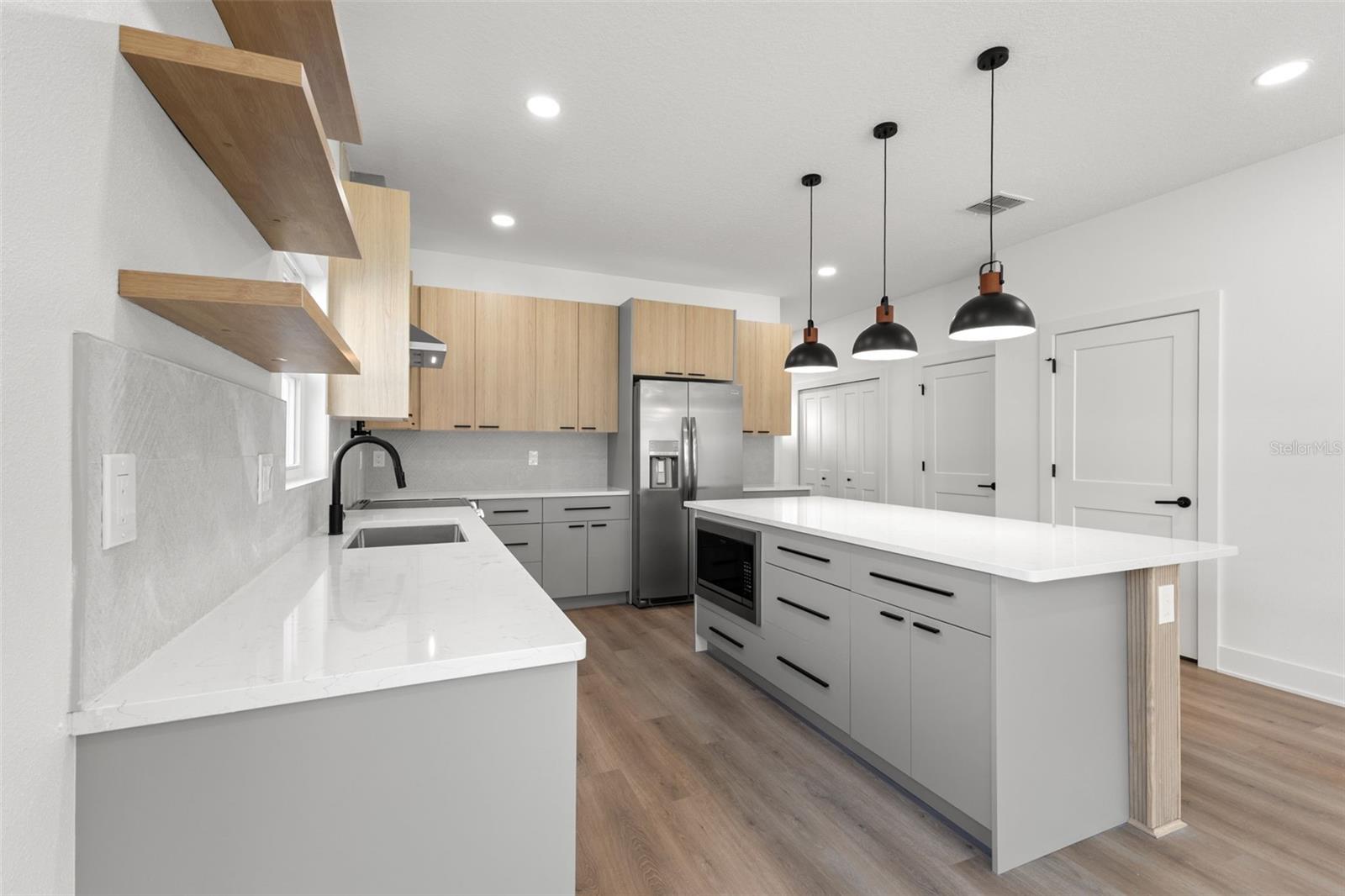 Image 8 of 44 For 2525 13th Avenue N