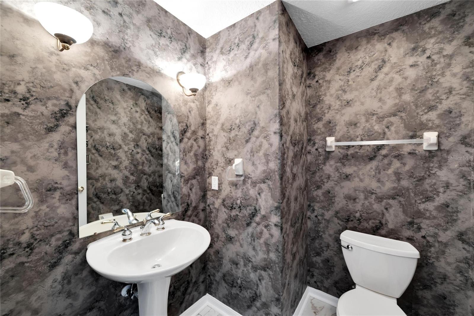 Image 23 of 66 For 17904 Cachet Isle Drive