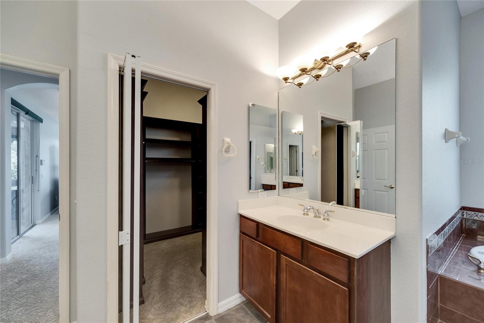 Image 34 of 66 For 17904 Cachet Isle Drive