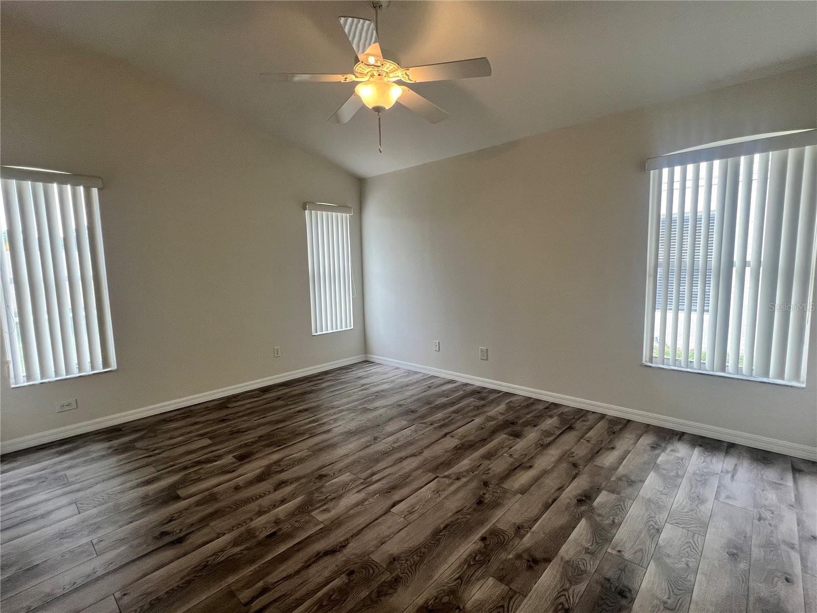 Image 11 of 20 For 526 Cypress View Drive