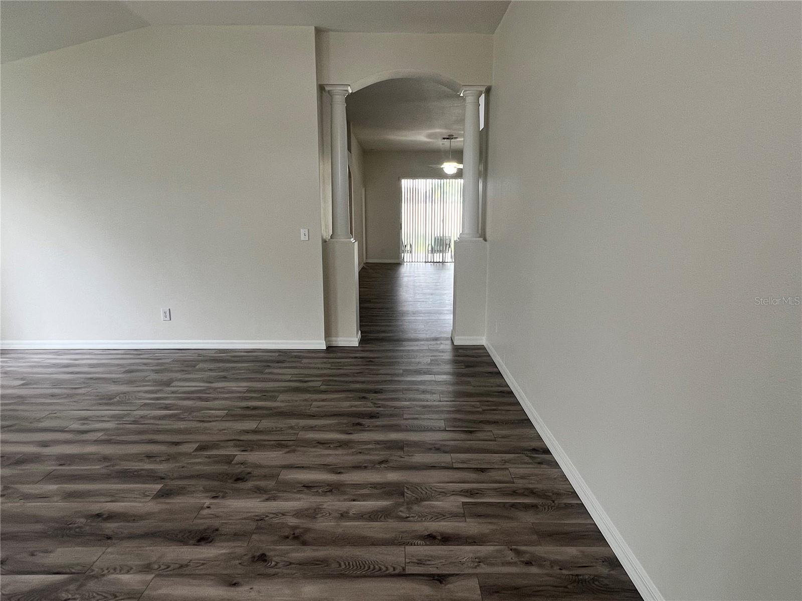 Image 5 of 20 For 526 Cypress View Drive