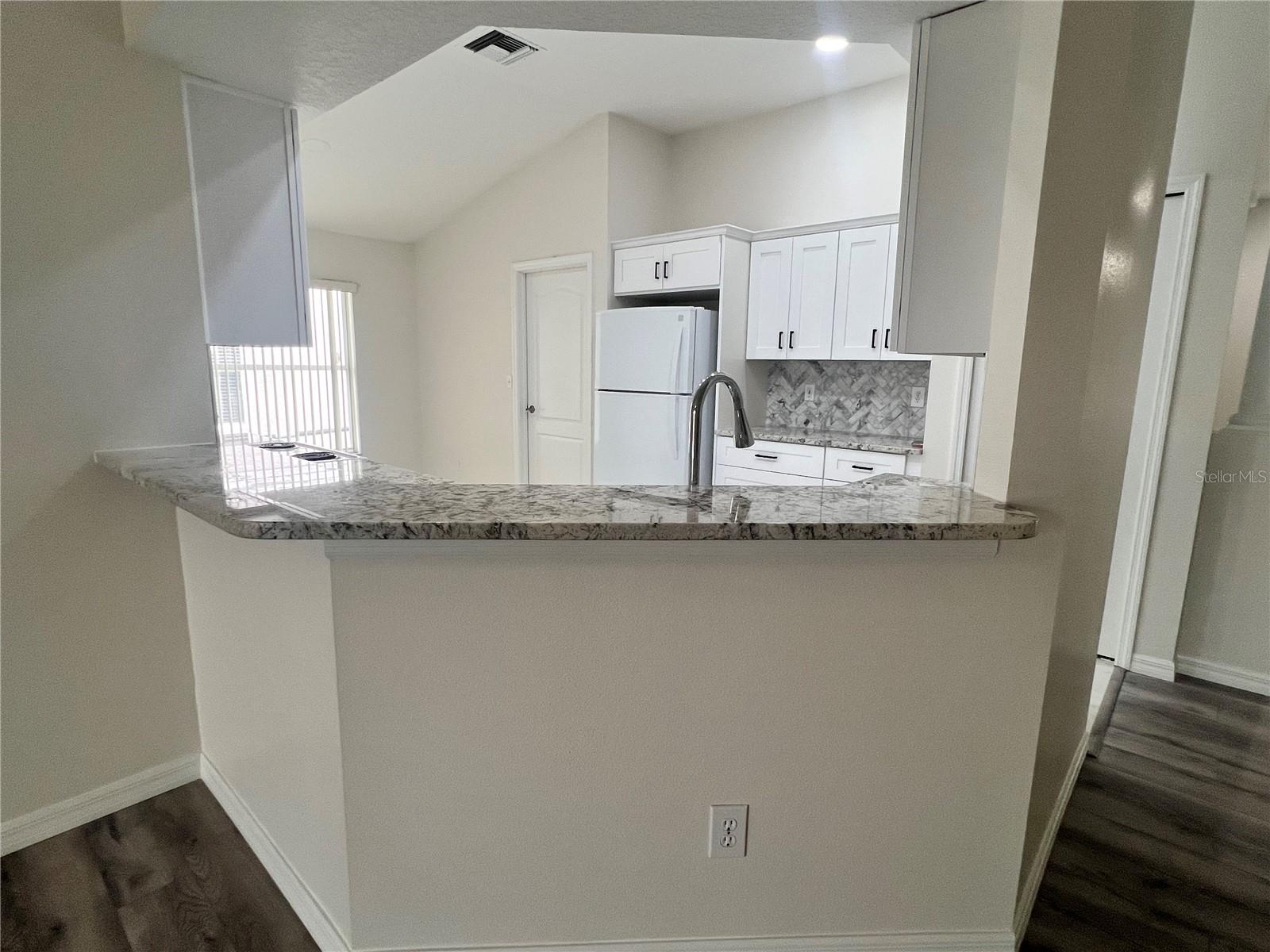 Image 7 of 20 For 526 Cypress View Drive