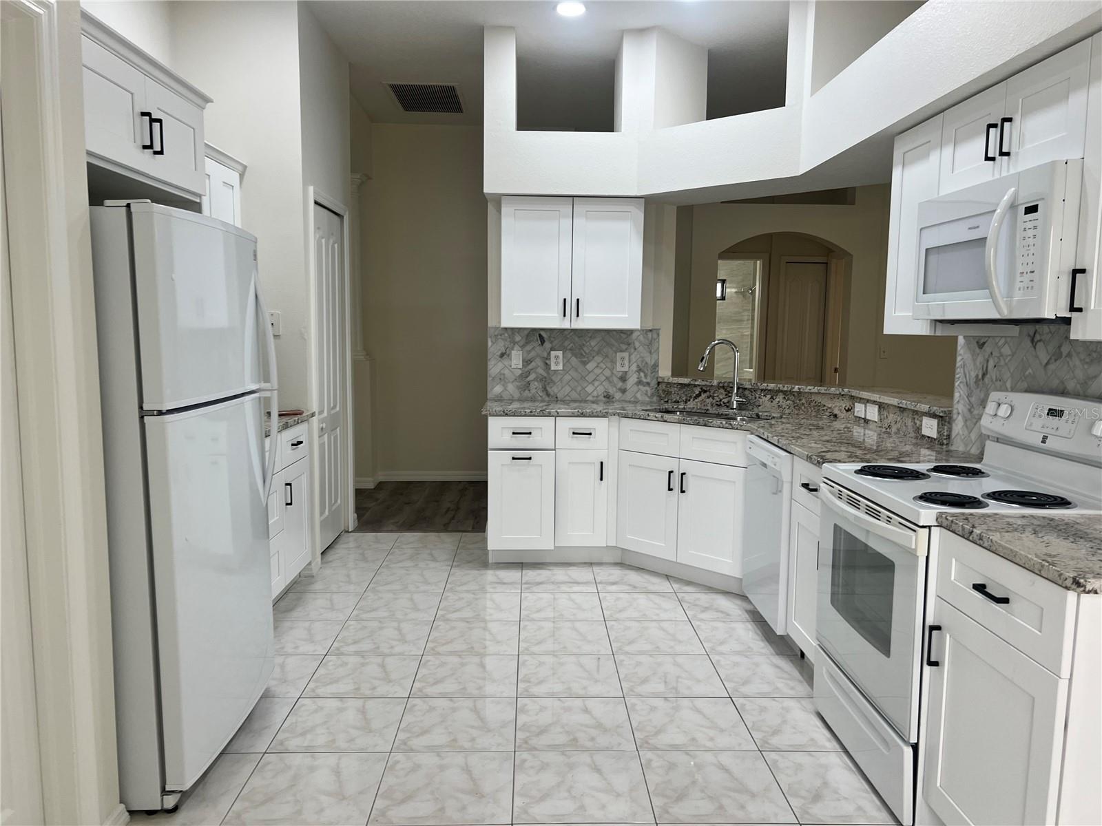 Image 9 of 20 For 526 Cypress View Drive