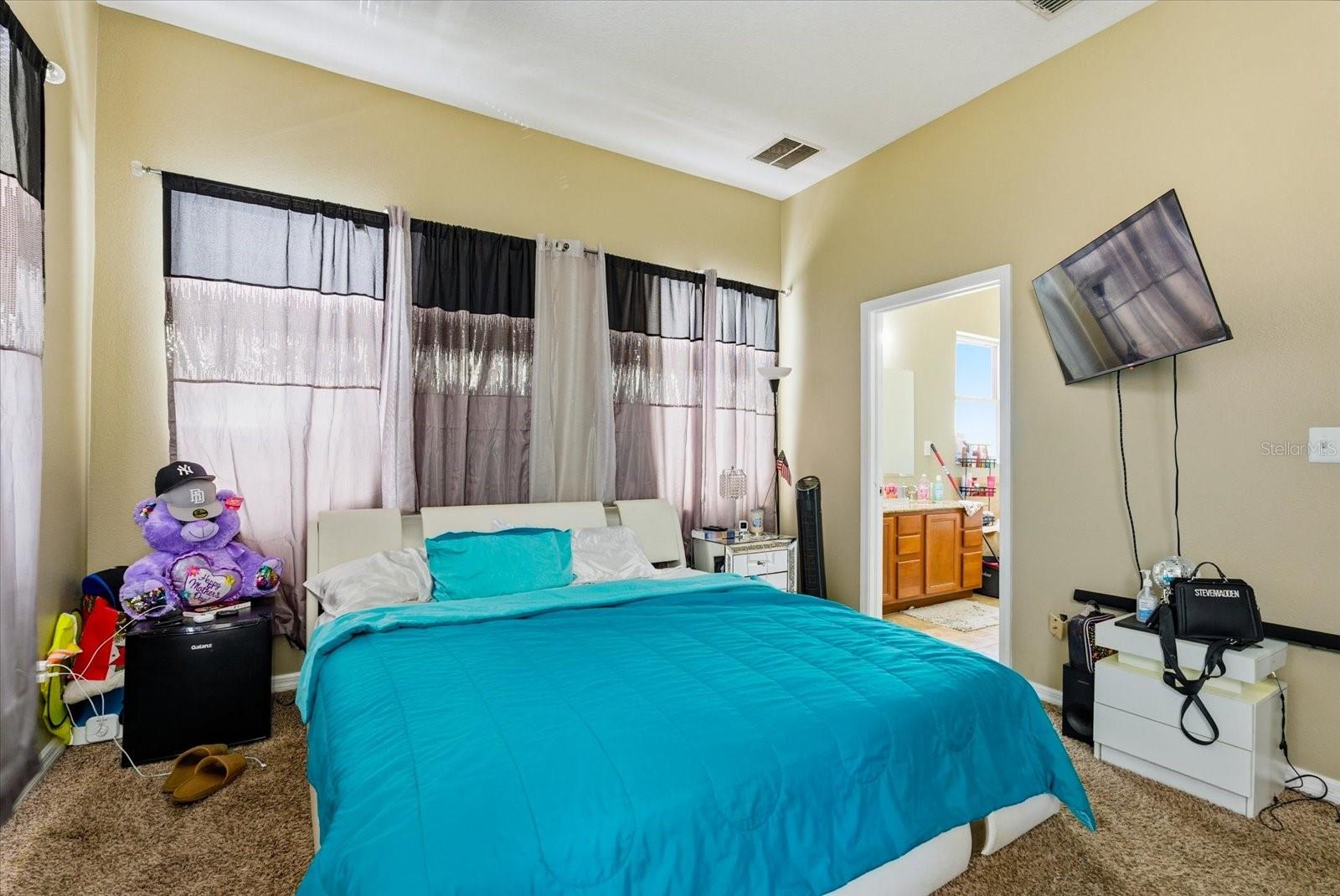 Image 22 of 24 For 1808 Columbus Drive 5