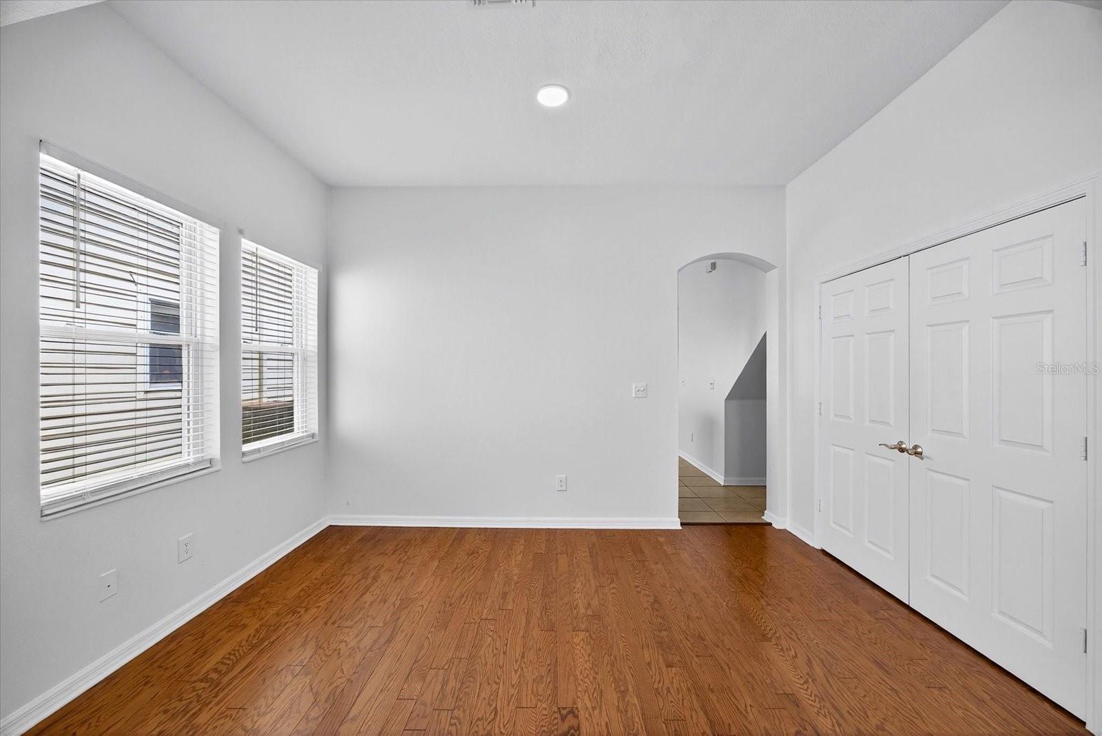 Image 10 of 52 For 1808 Columbus Drive 3