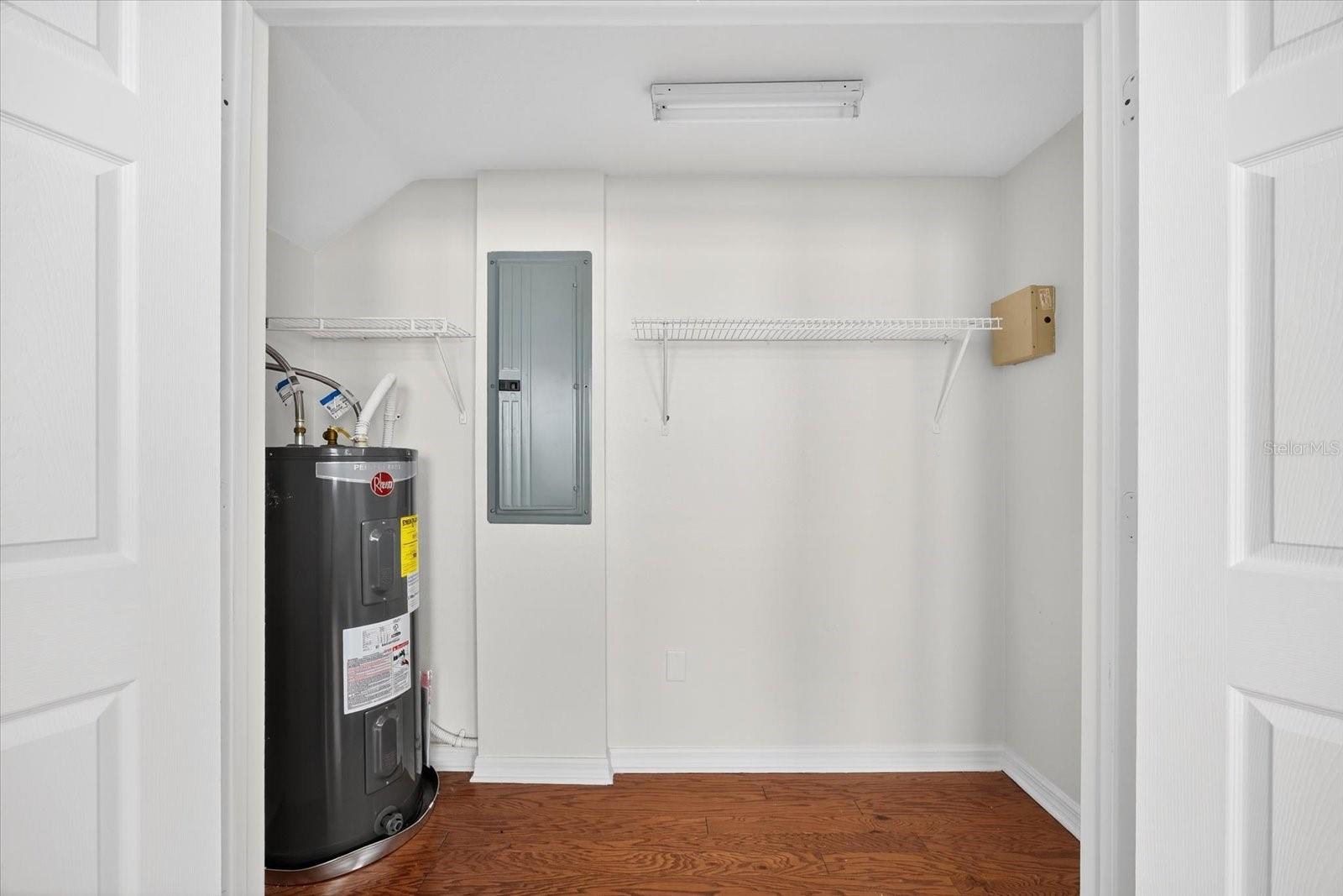 Image 12 of 52 For 1808 Columbus Drive 3