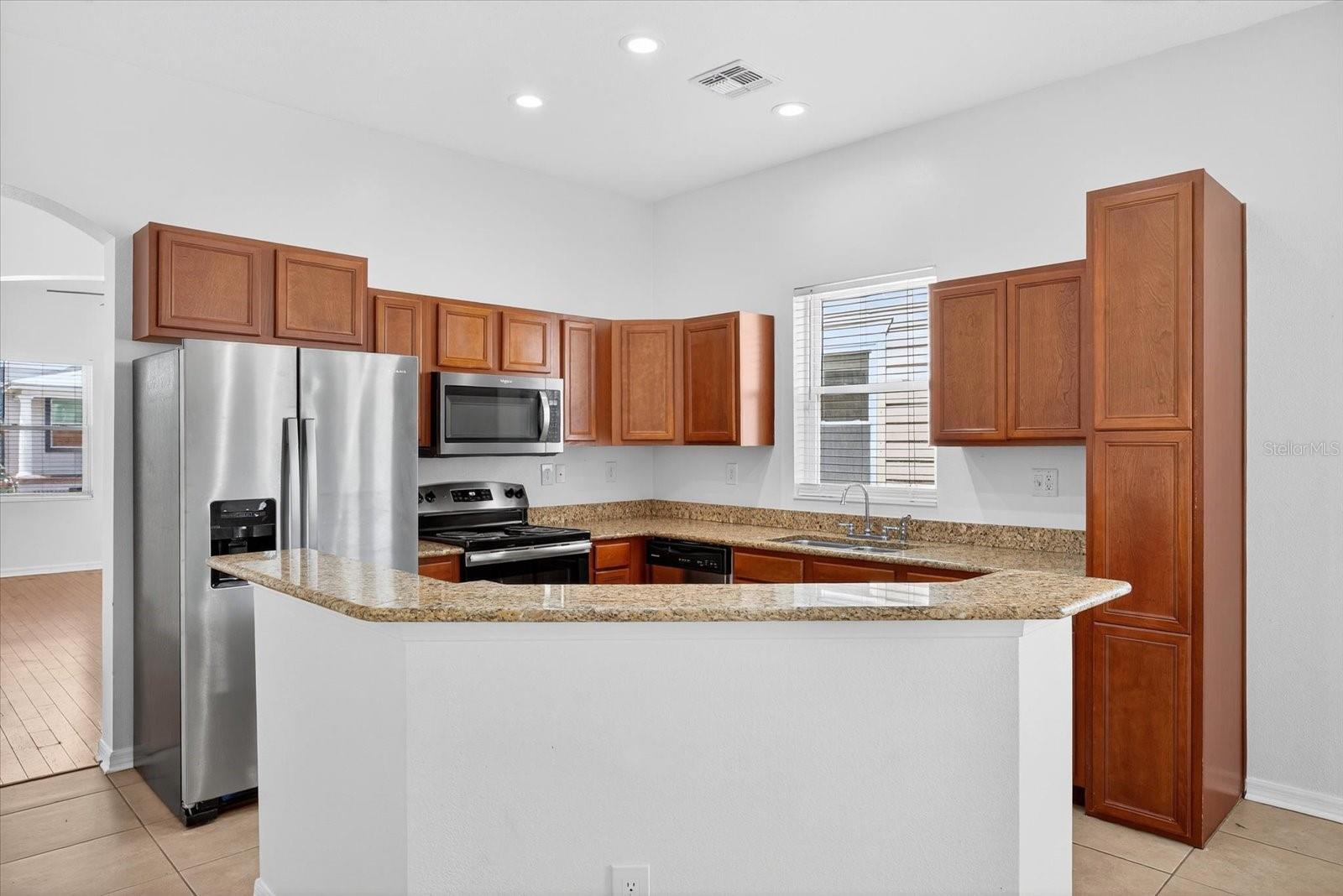 Image 14 of 52 For 1808 Columbus Drive 3