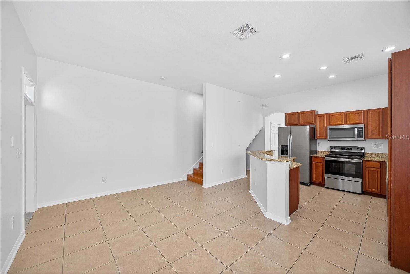 Image 16 of 52 For 1808 Columbus Drive 3