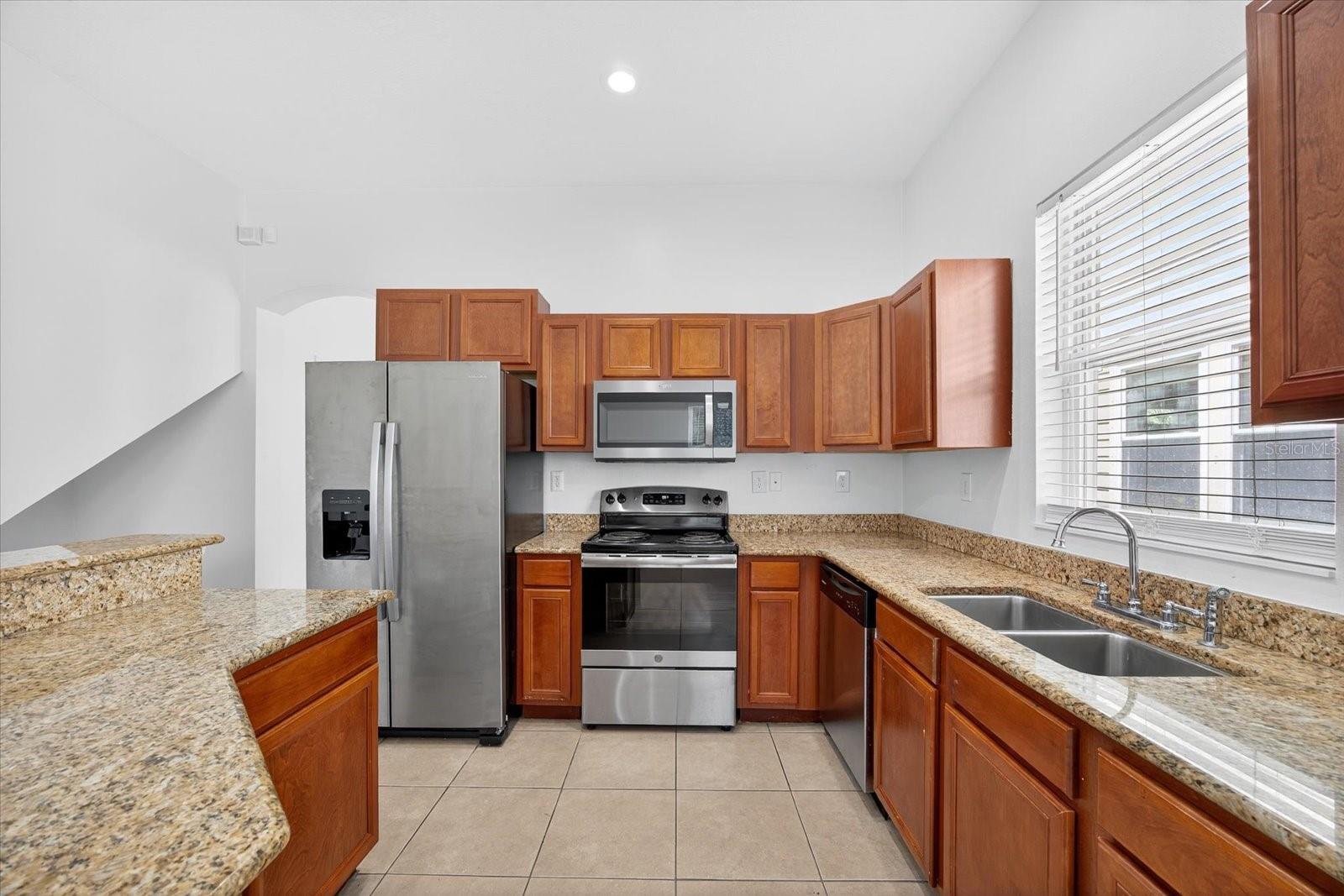 Image 17 of 52 For 1808 Columbus Drive 3