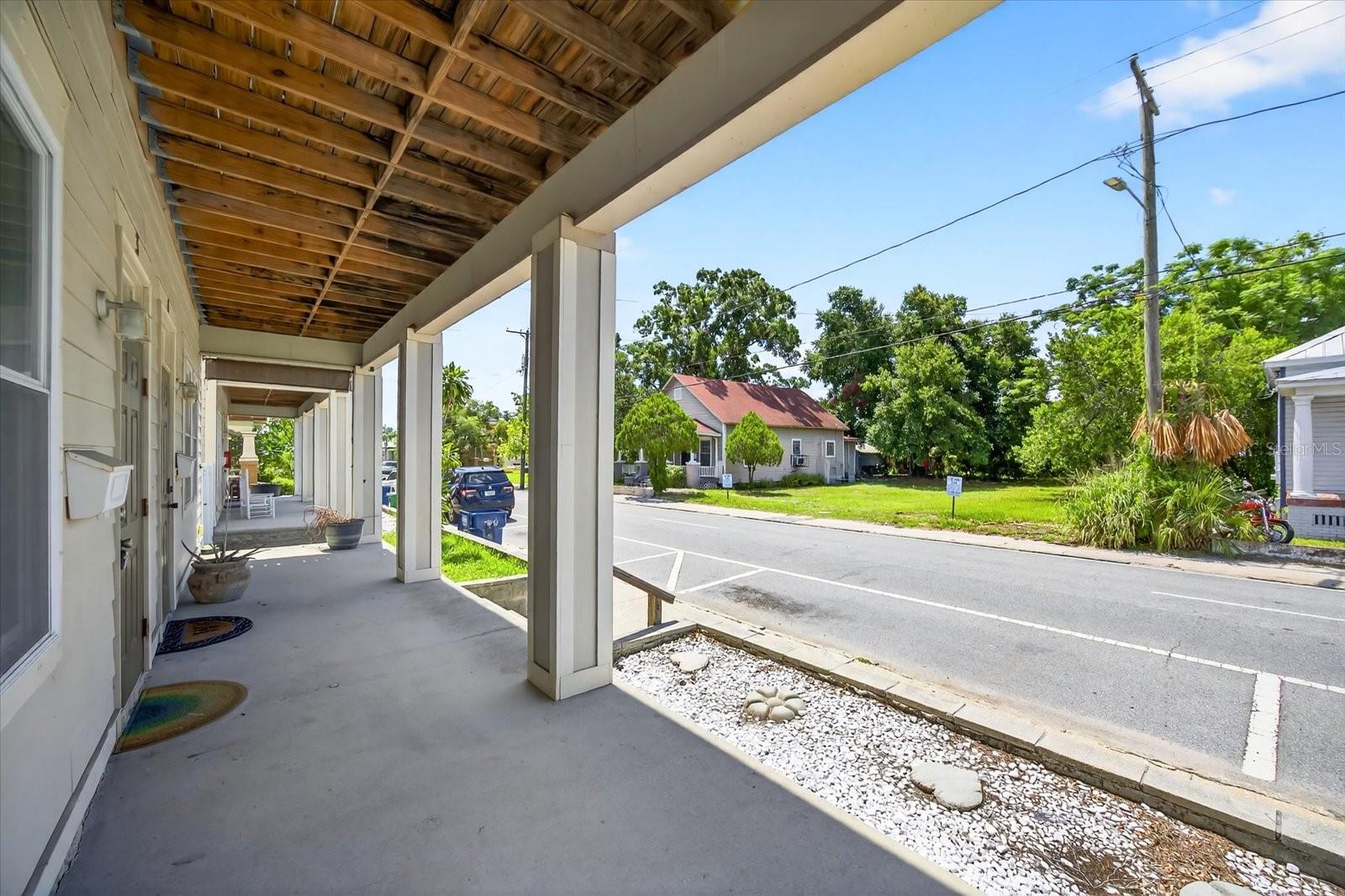 Image 6 of 52 For 1808 Columbus Drive 3