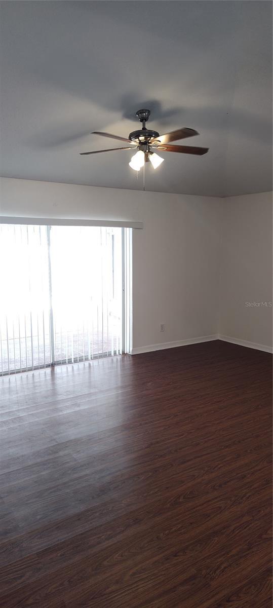 Image 4 of 26 For 210 Chardonnay Place