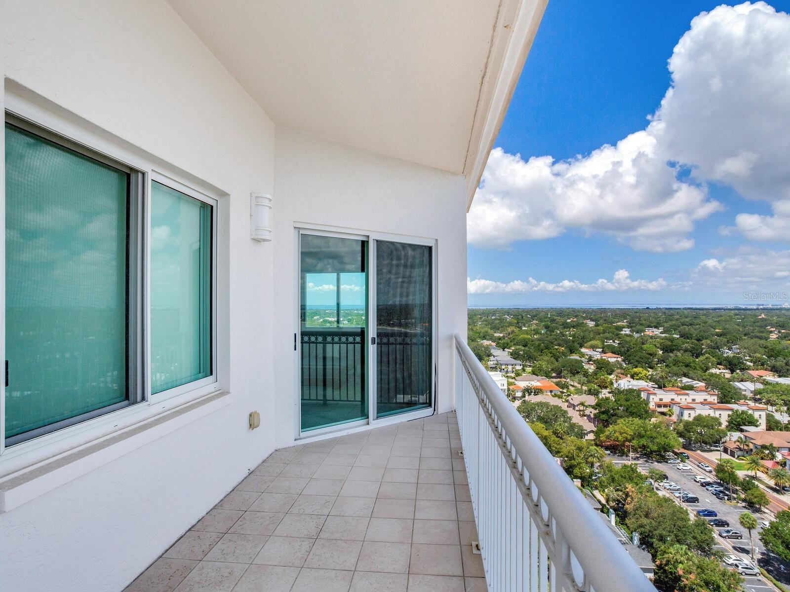 Listing photo id 44 for 3507 Bayshore Boulevard 2001