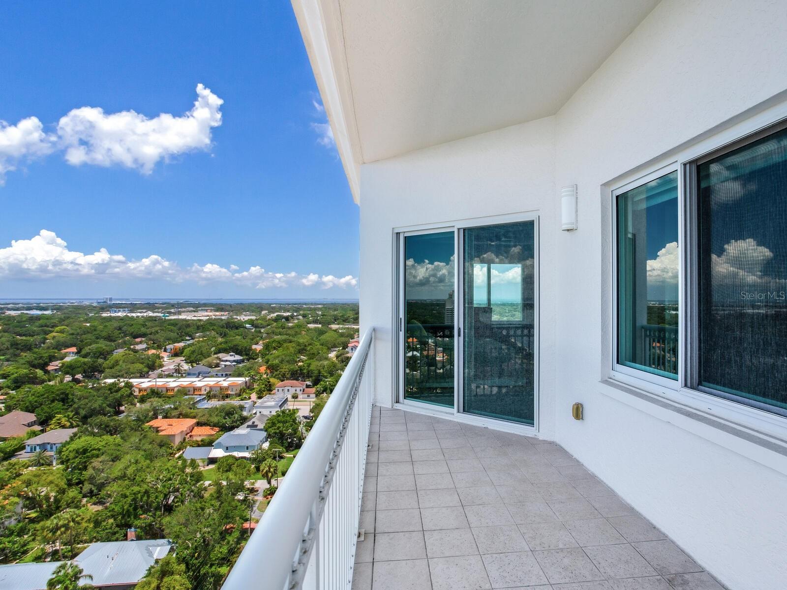 Listing photo id 67 for 3507 Bayshore Boulevard 2001