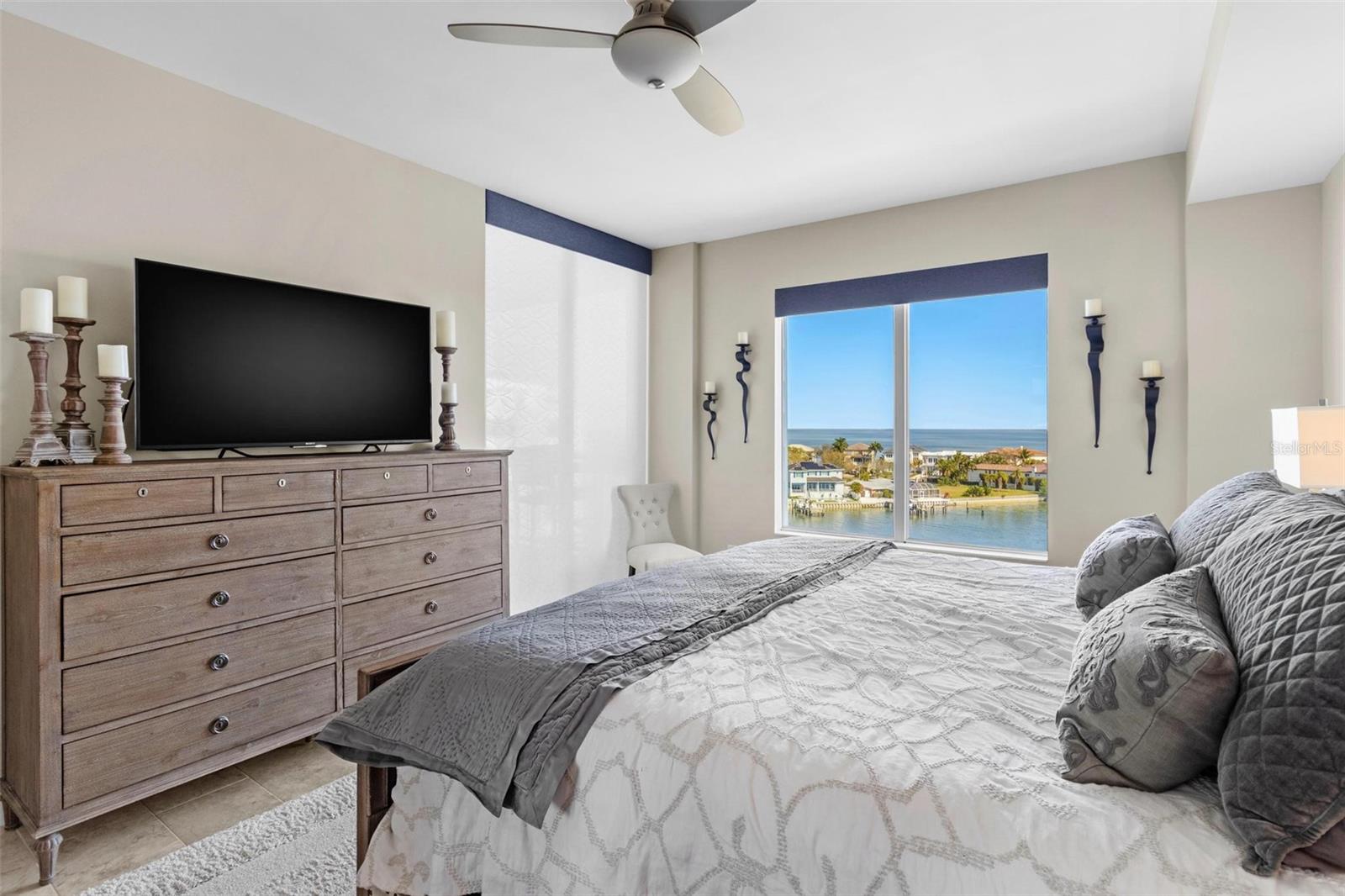 Image 24 of 52 For 1325 Snell Isle Boulevard Ne 708