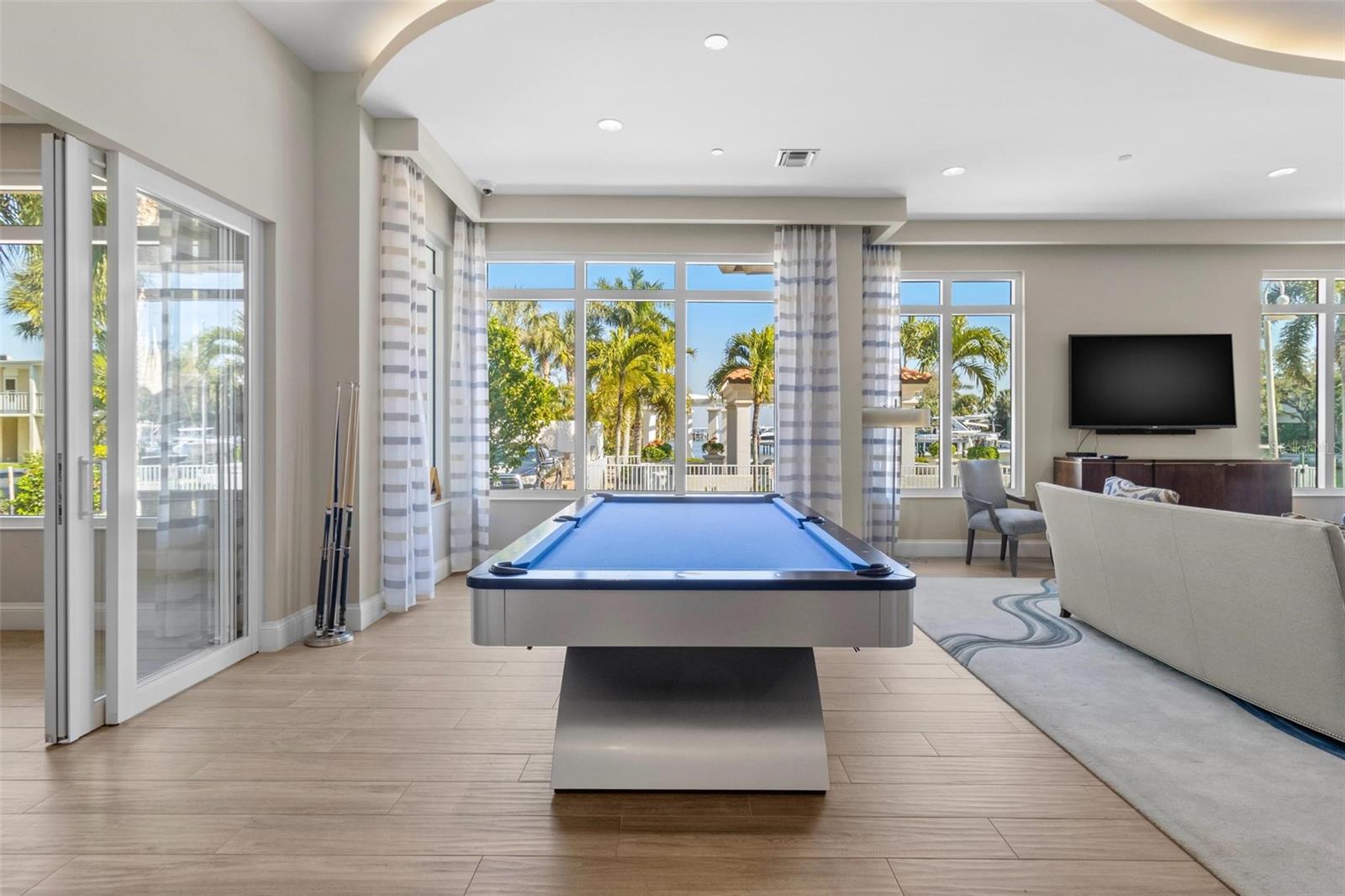 Image 46 of 52 For 1325 Snell Isle Boulevard Ne 708