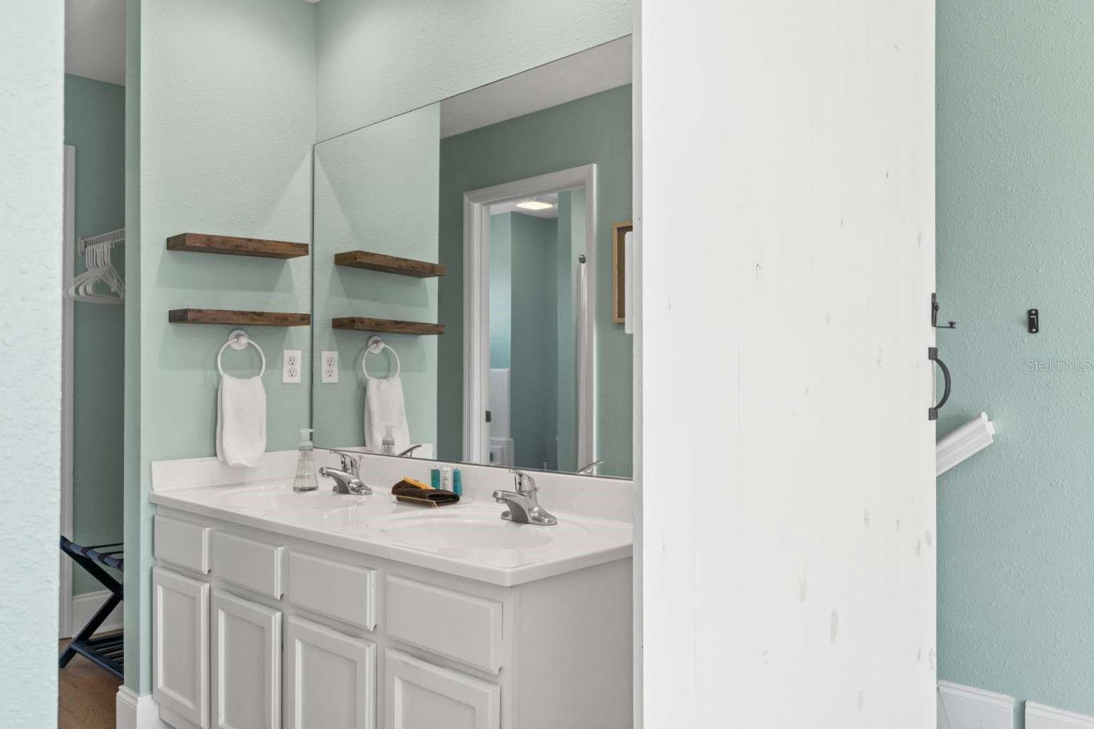 Image 25 of 44 For 161 Parkside Circle