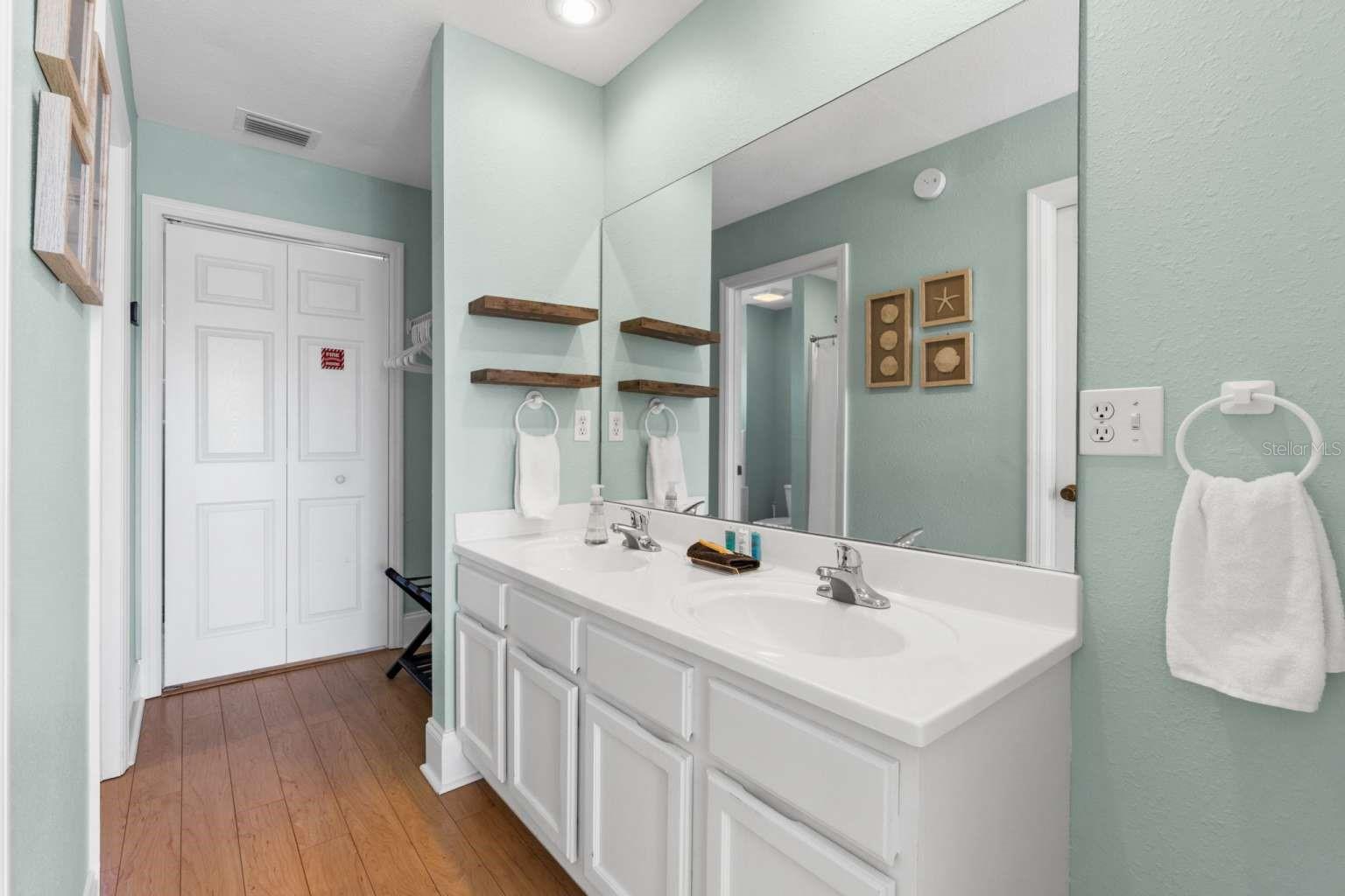 Image 26 of 44 For 161 Parkside Circle