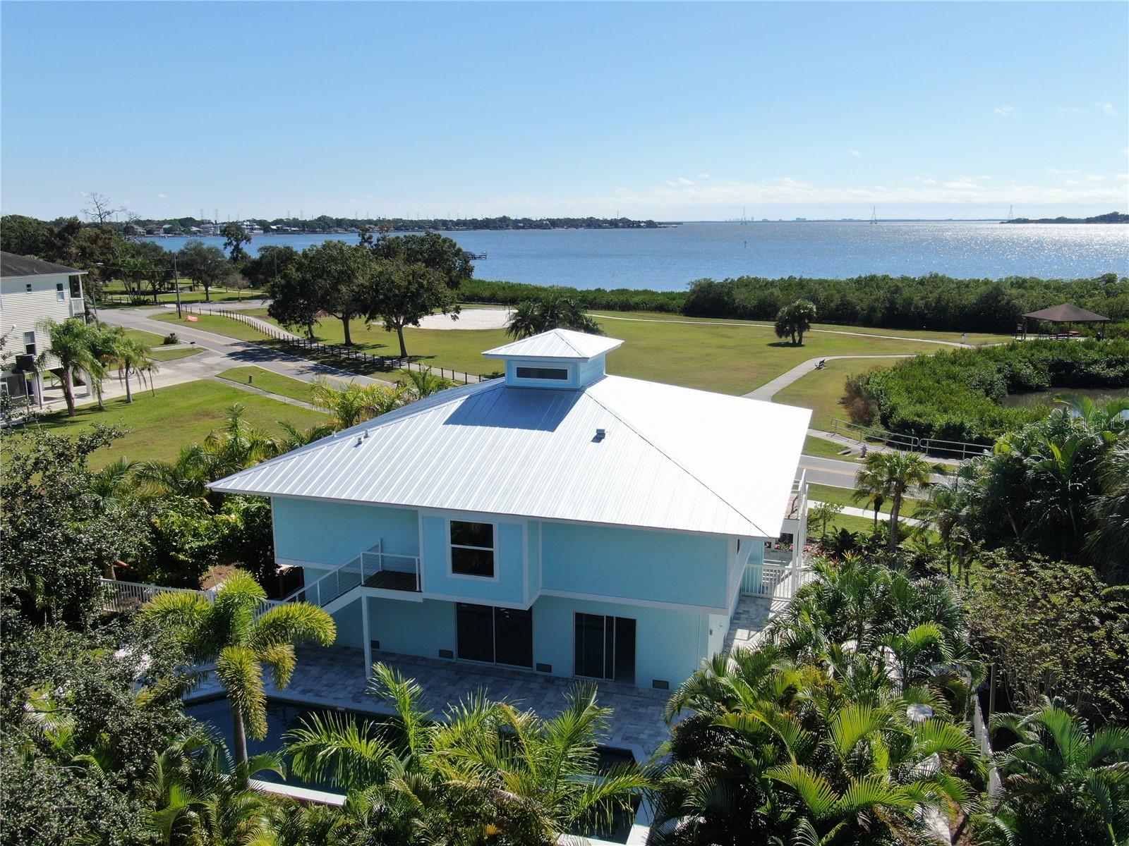 Image 4 of 6 For 406 Shore Drive W