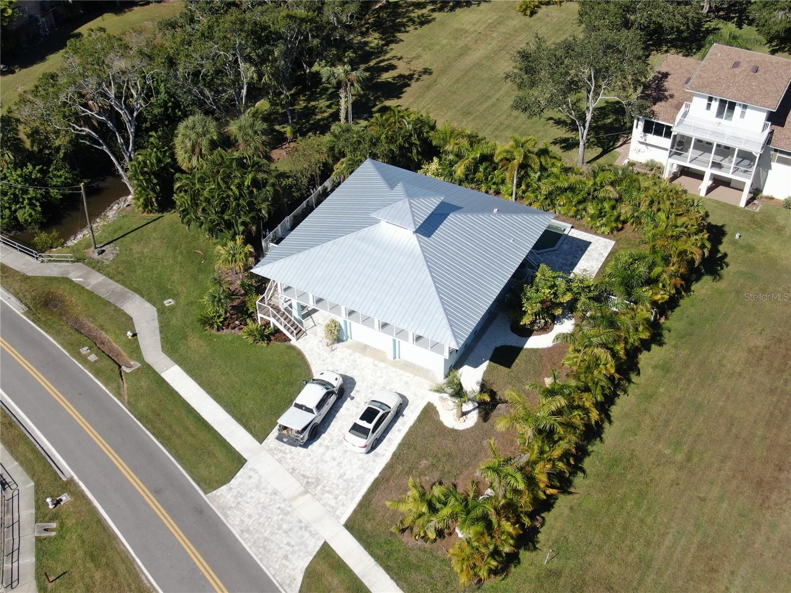 Image 5 of 6 For 406 Shore Drive W