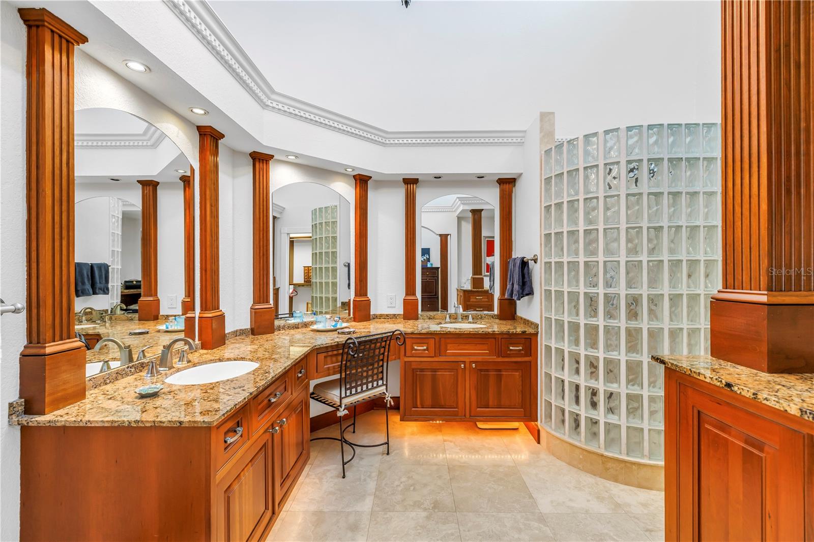 Image 37 of 79 For 758 Pinellas Bayway S