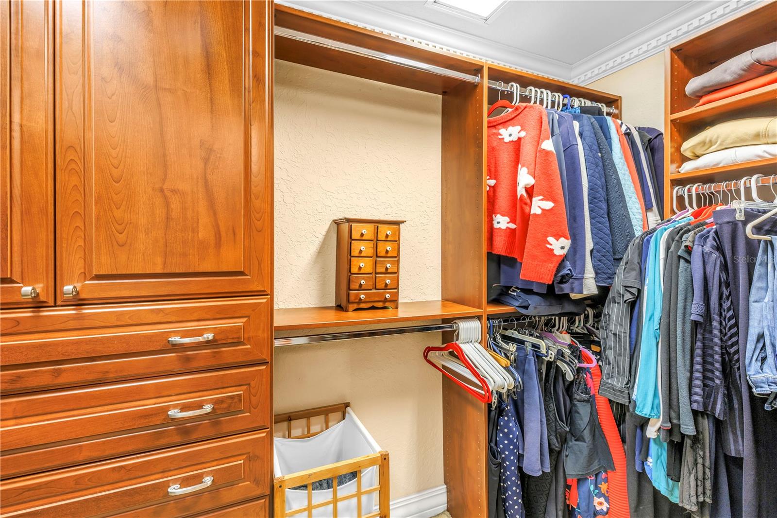 Image 42 of 79 For 758 Pinellas Bayway S