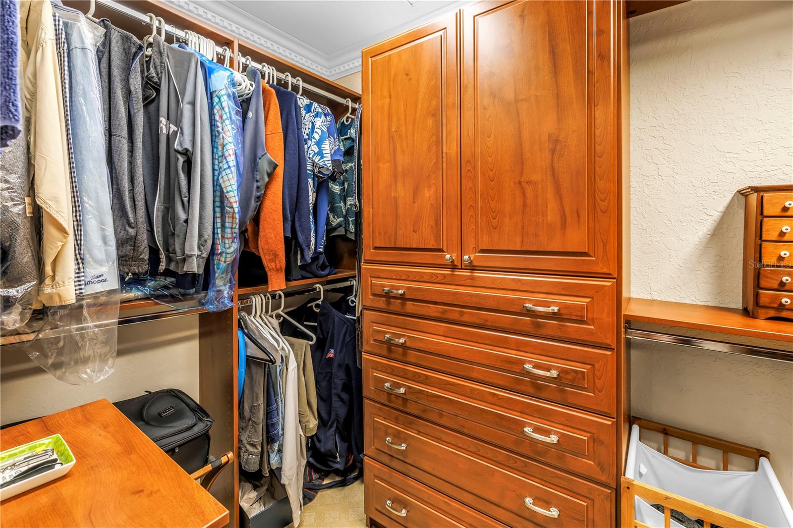 Image 43 of 79 For 758 Pinellas Bayway S