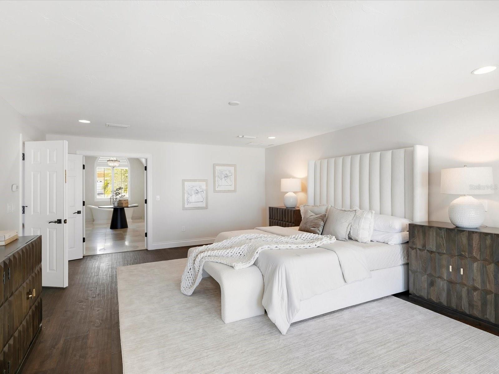 Image 12 of 66 For 643 Harbor Island