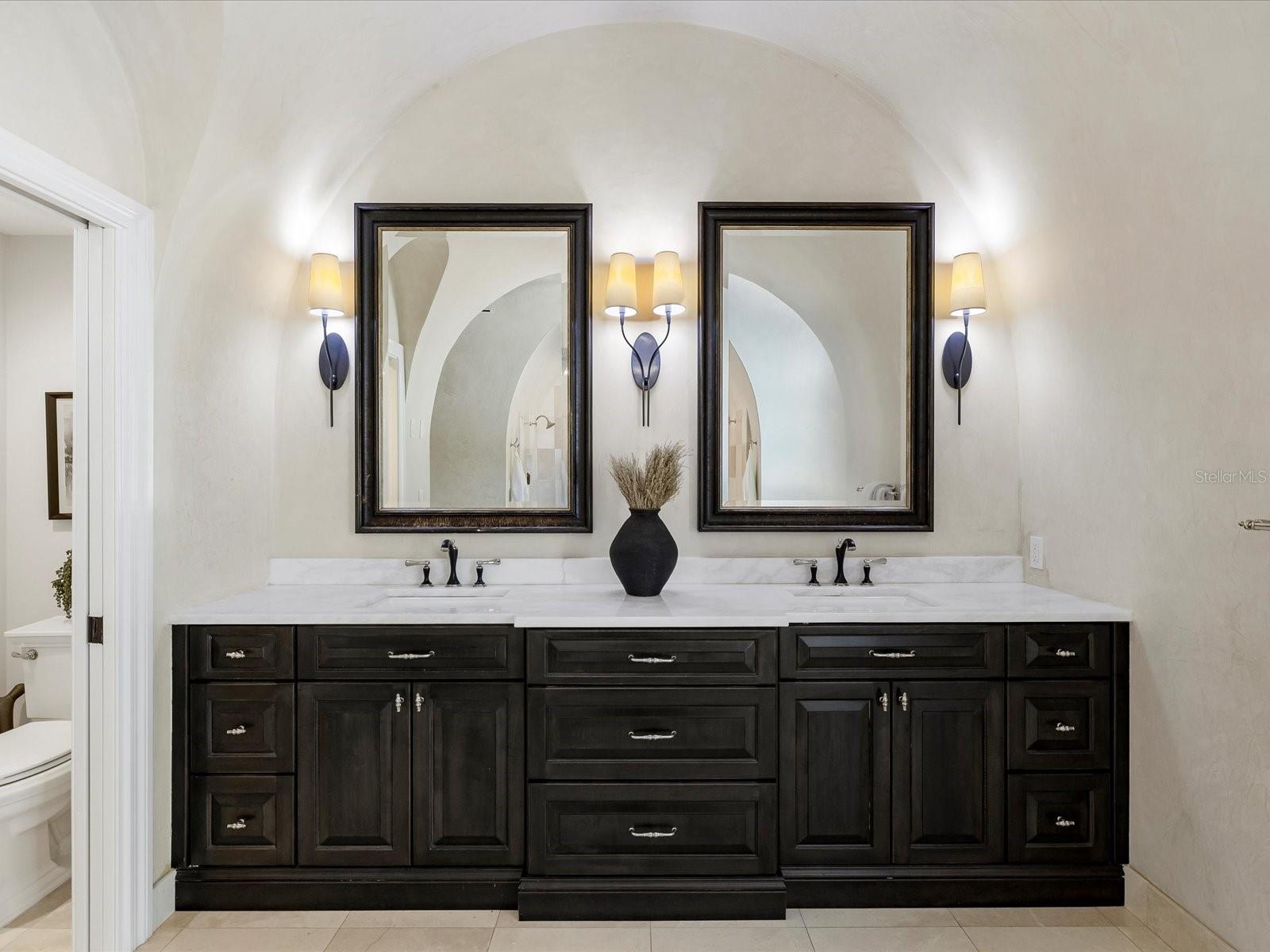 Image 19 of 66 For 643 Harbor Island