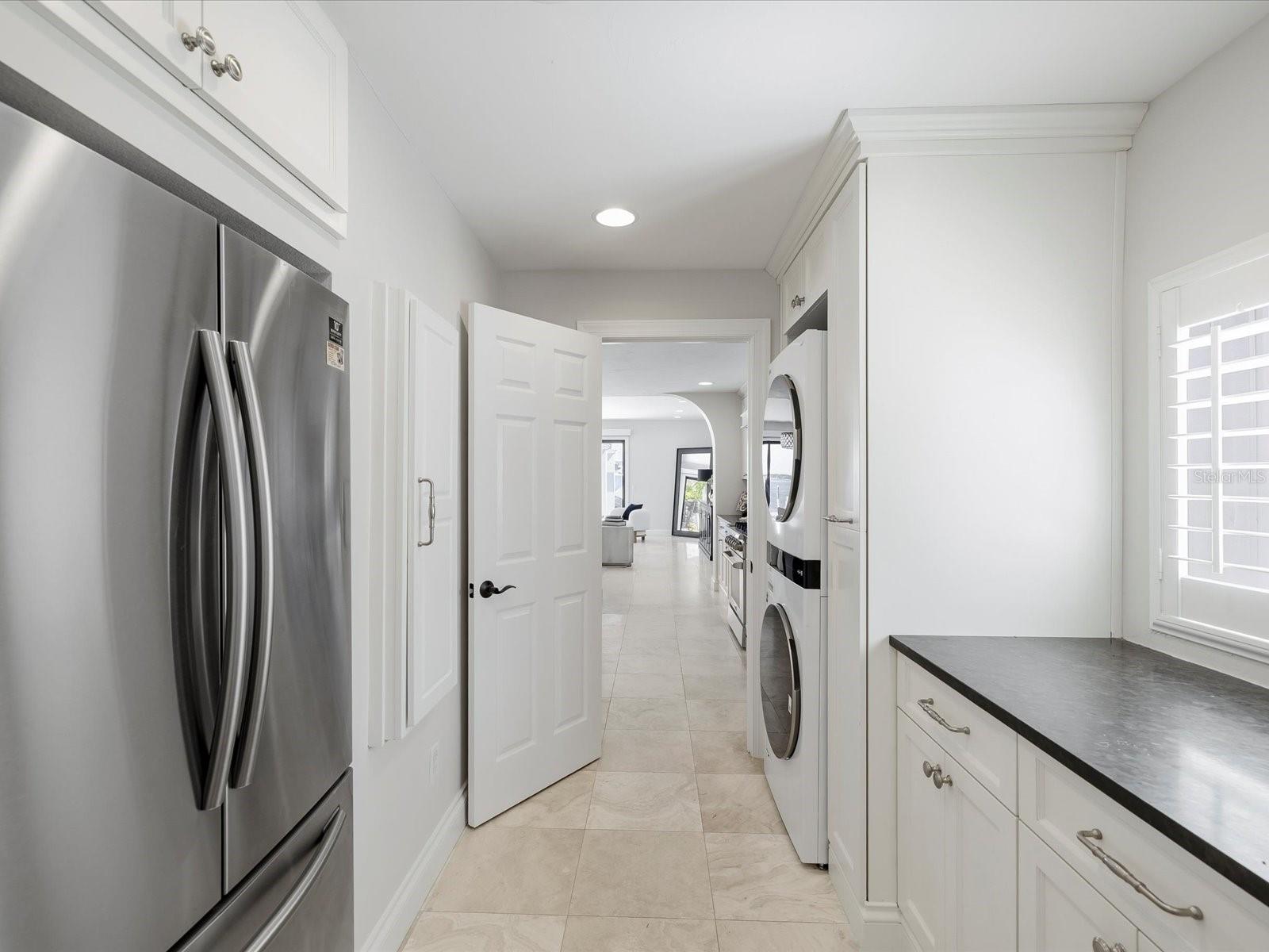 Image 39 of 66 For 643 Harbor Island