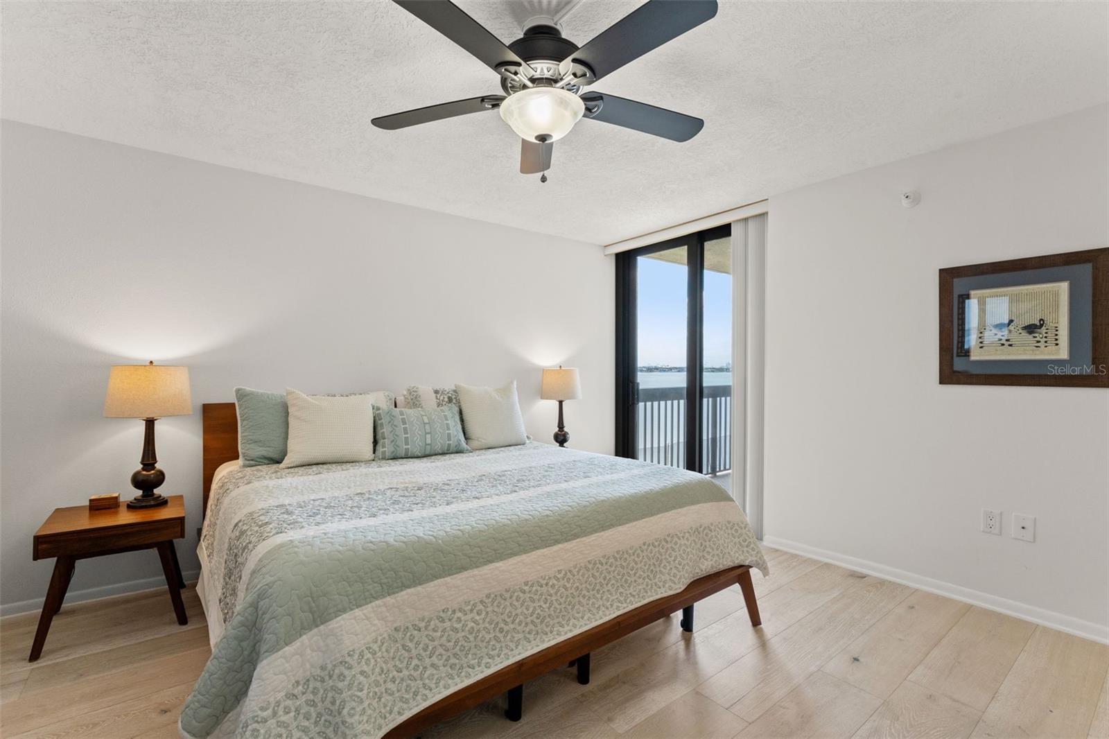 Image 23 of 51 For 2413 Bayshore Boulevard 805