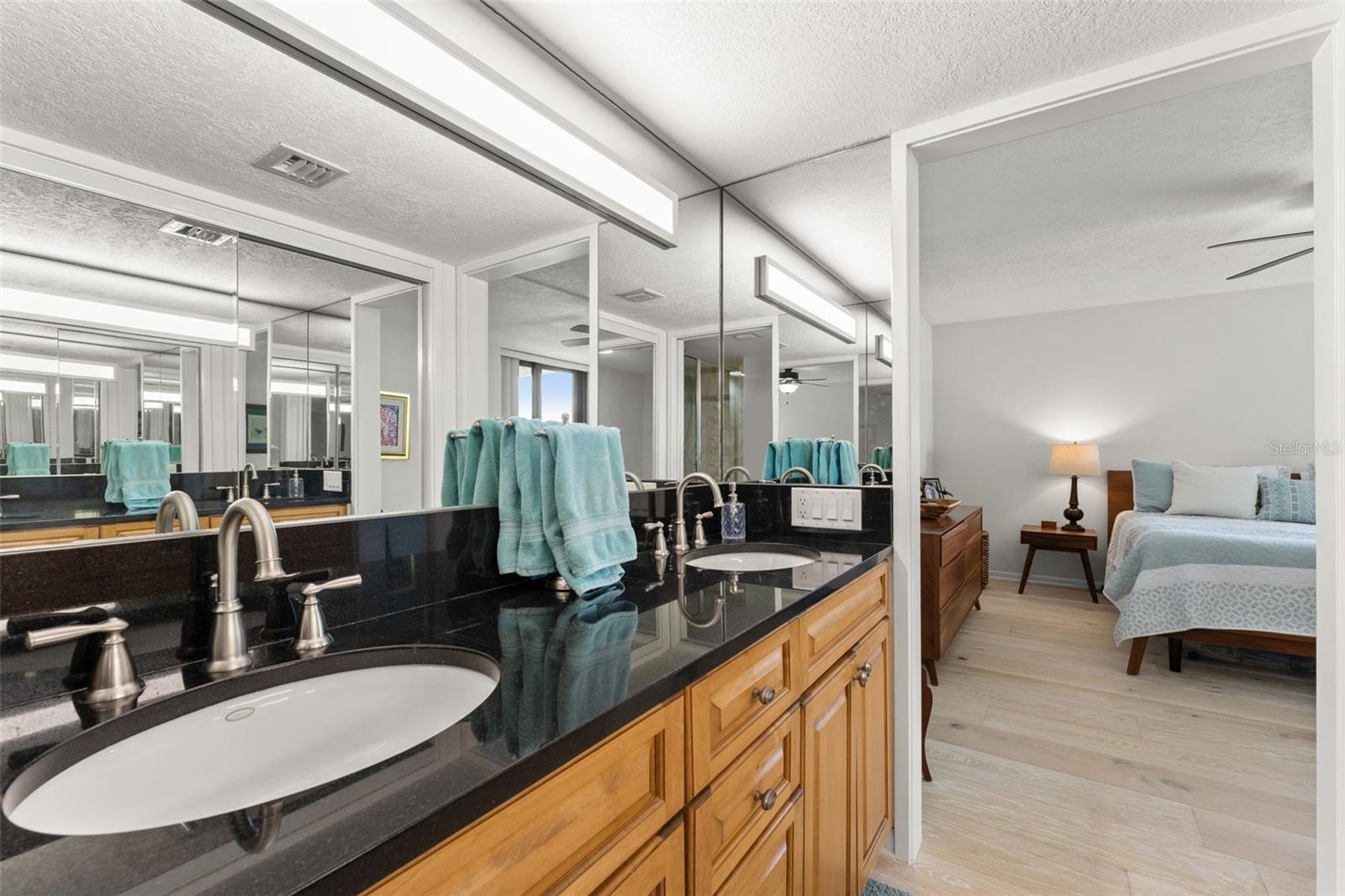 Image 27 of 51 For 2413 Bayshore Boulevard 805