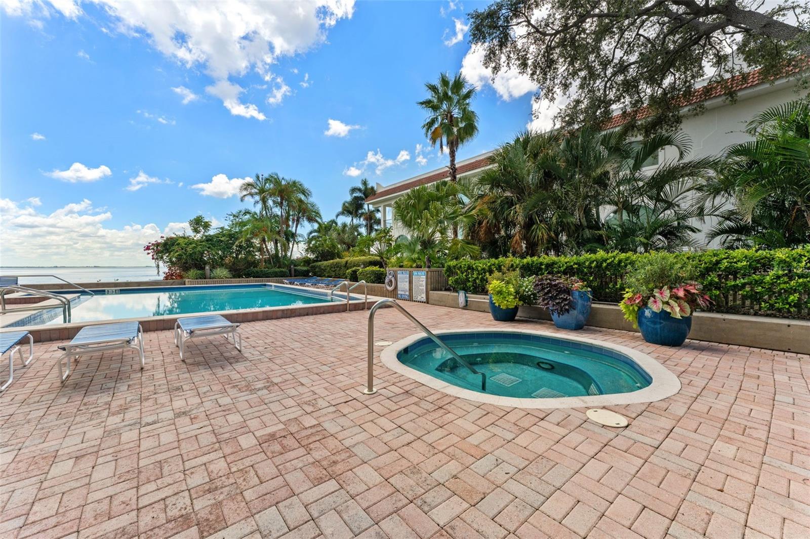 Image 41 of 51 For 2413 Bayshore Boulevard 805