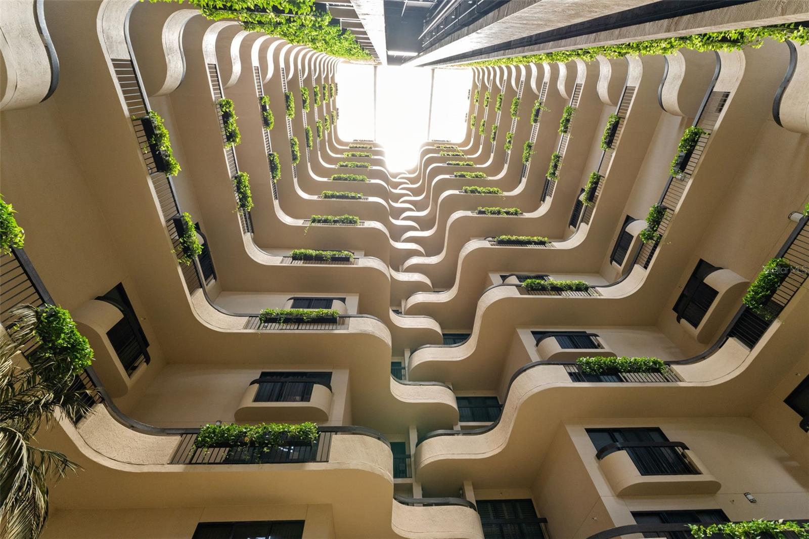 Image 44 of 51 For 2413 Bayshore Boulevard 805