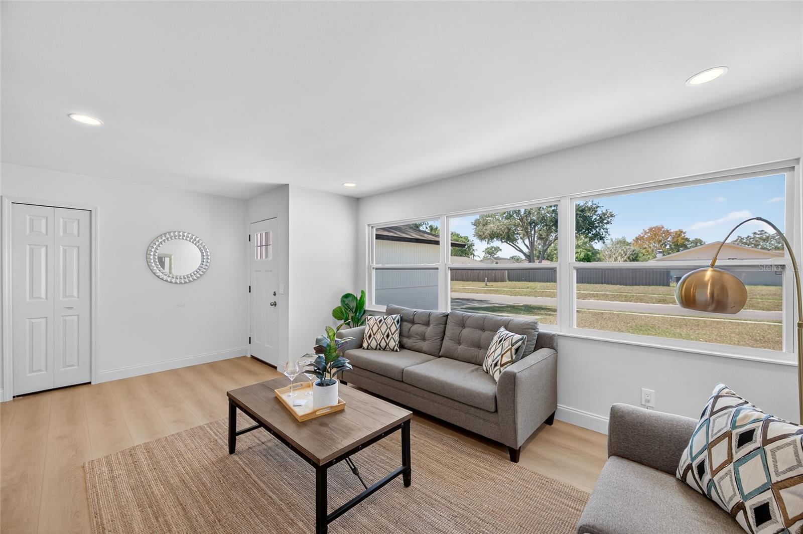 Image 10 of 68 For 14339 Diplomat Drive