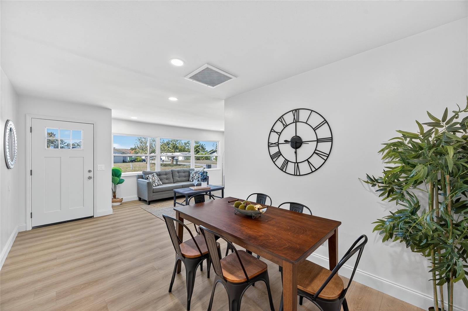 Image 14 of 68 For 14339 Diplomat Drive