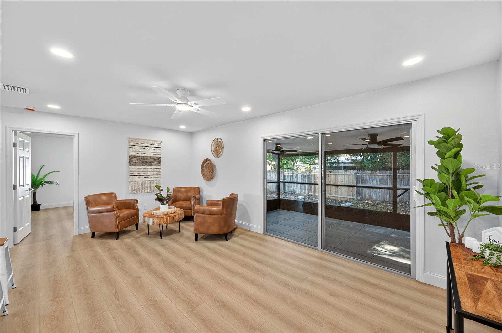 Image 20 of 68 For 14339 Diplomat Drive