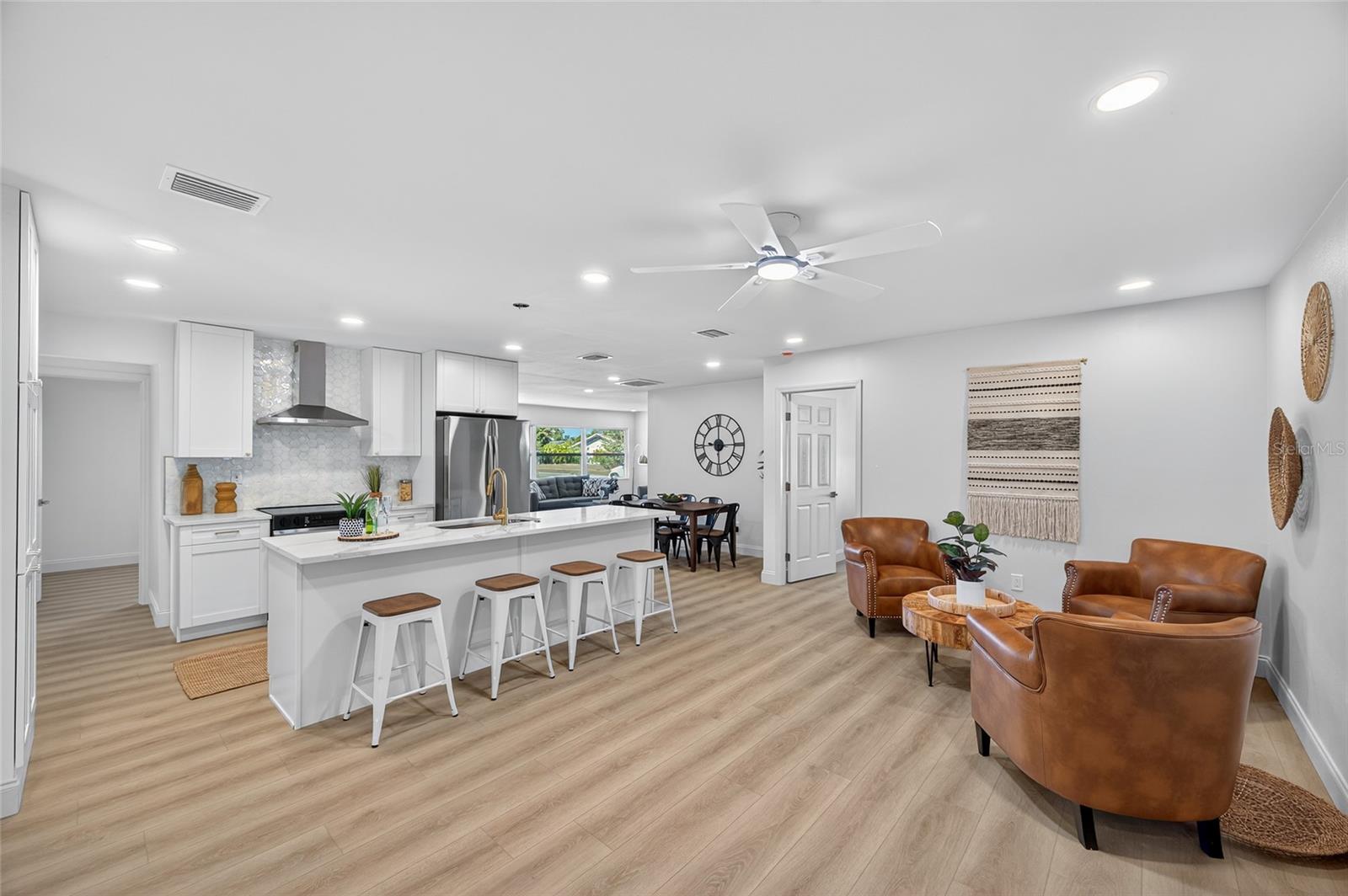 Image 21 of 68 For 14339 Diplomat Drive