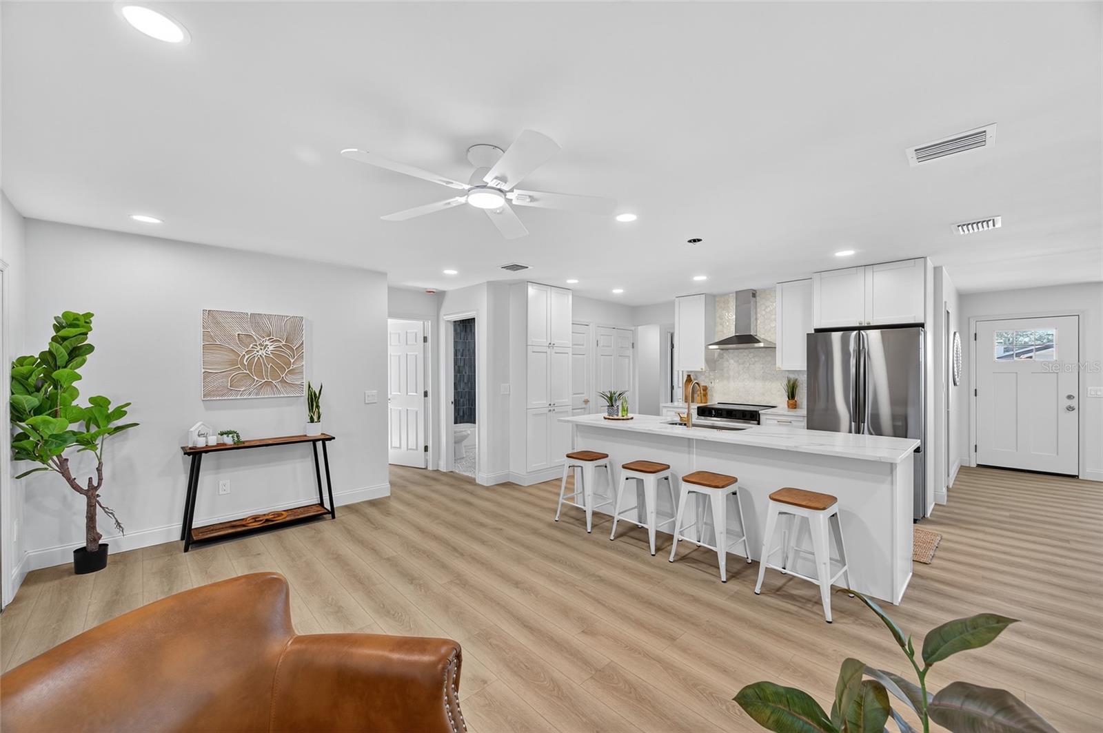 Image 22 of 68 For 14339 Diplomat Drive