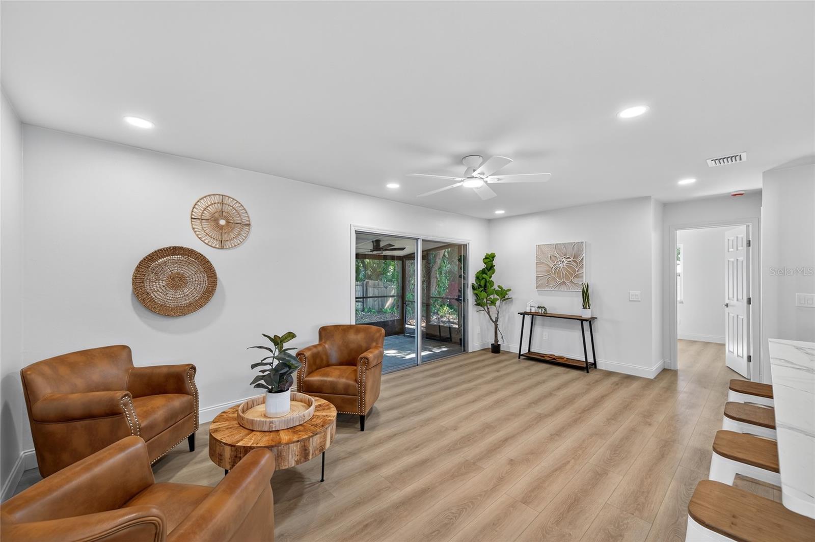 Image 23 of 68 For 14339 Diplomat Drive