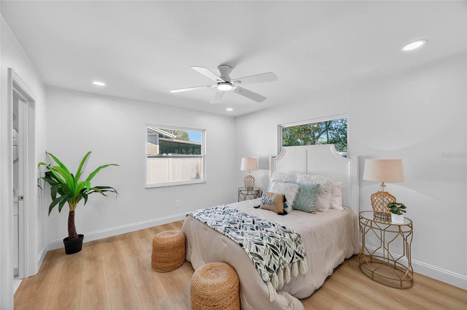 Image 24 of 68 For 14339 Diplomat Drive