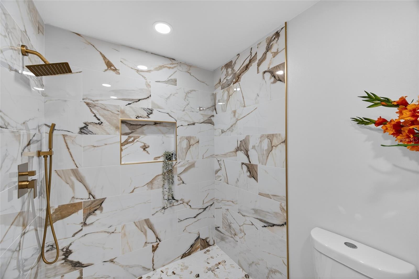 Image 29 of 68 For 14339 Diplomat Drive