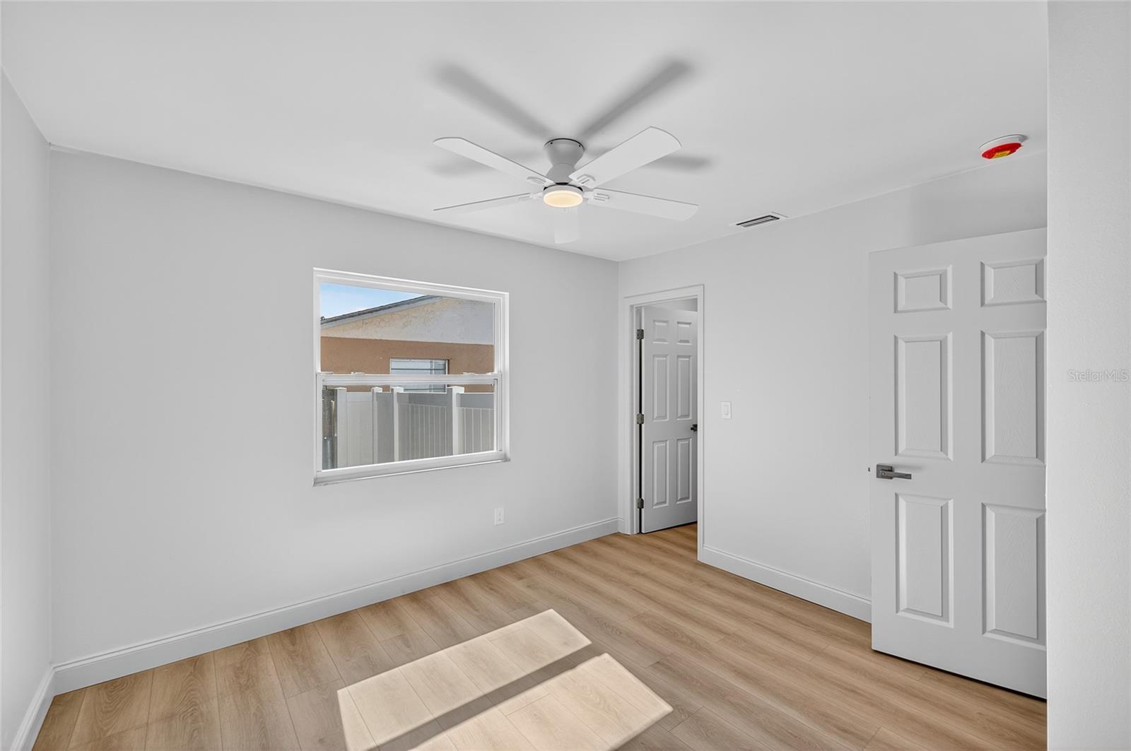 Image 32 of 68 For 14339 Diplomat Drive