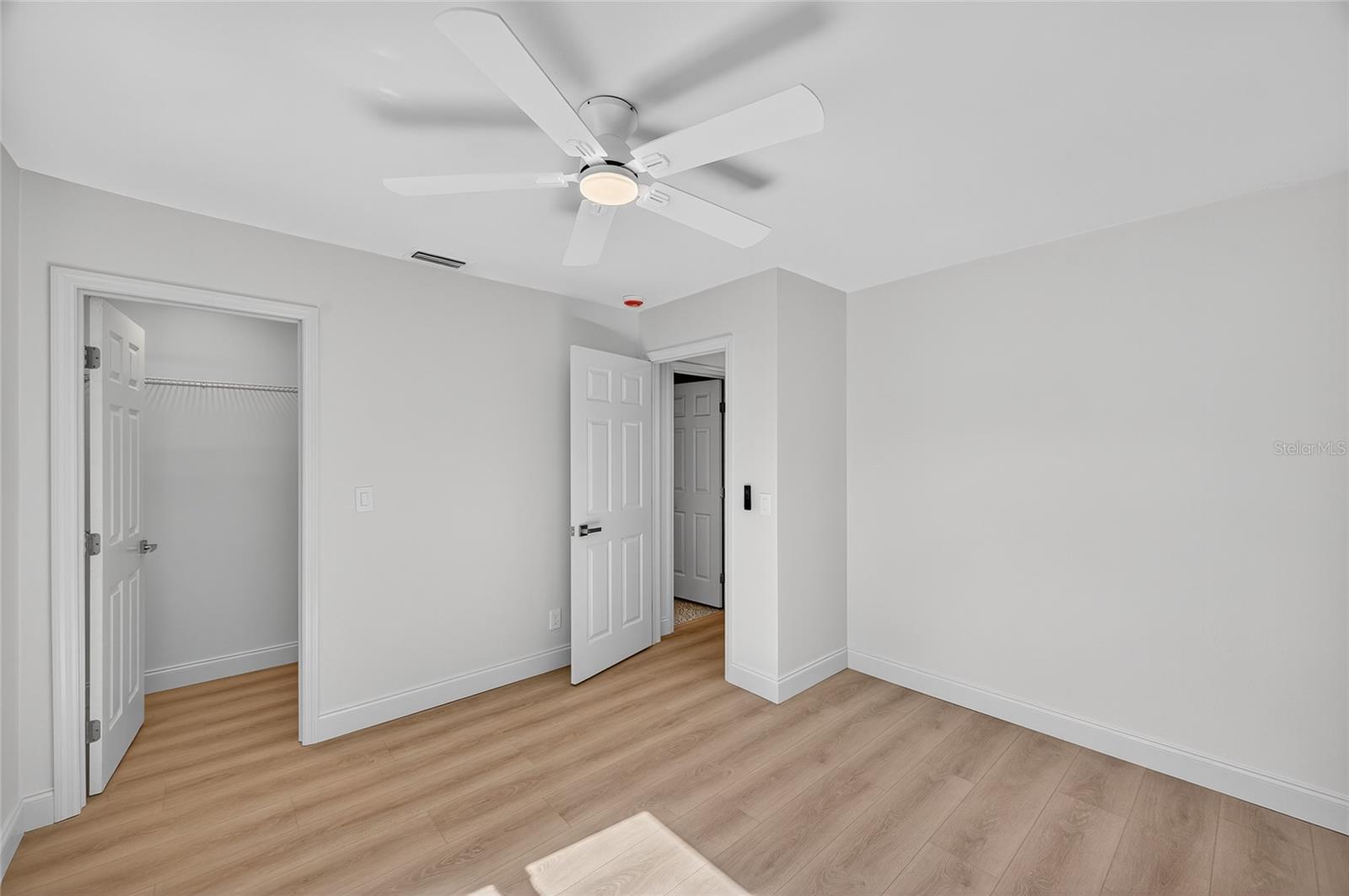 Image 33 of 68 For 14339 Diplomat Drive