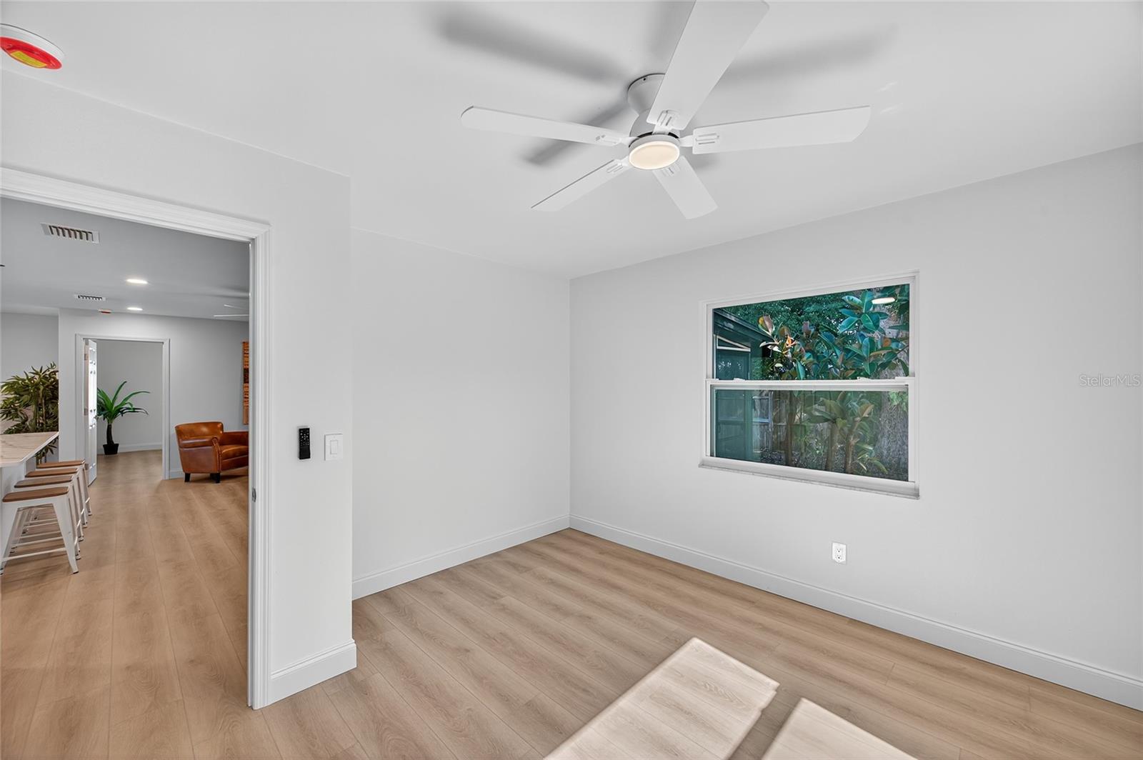 Image 34 of 68 For 14339 Diplomat Drive