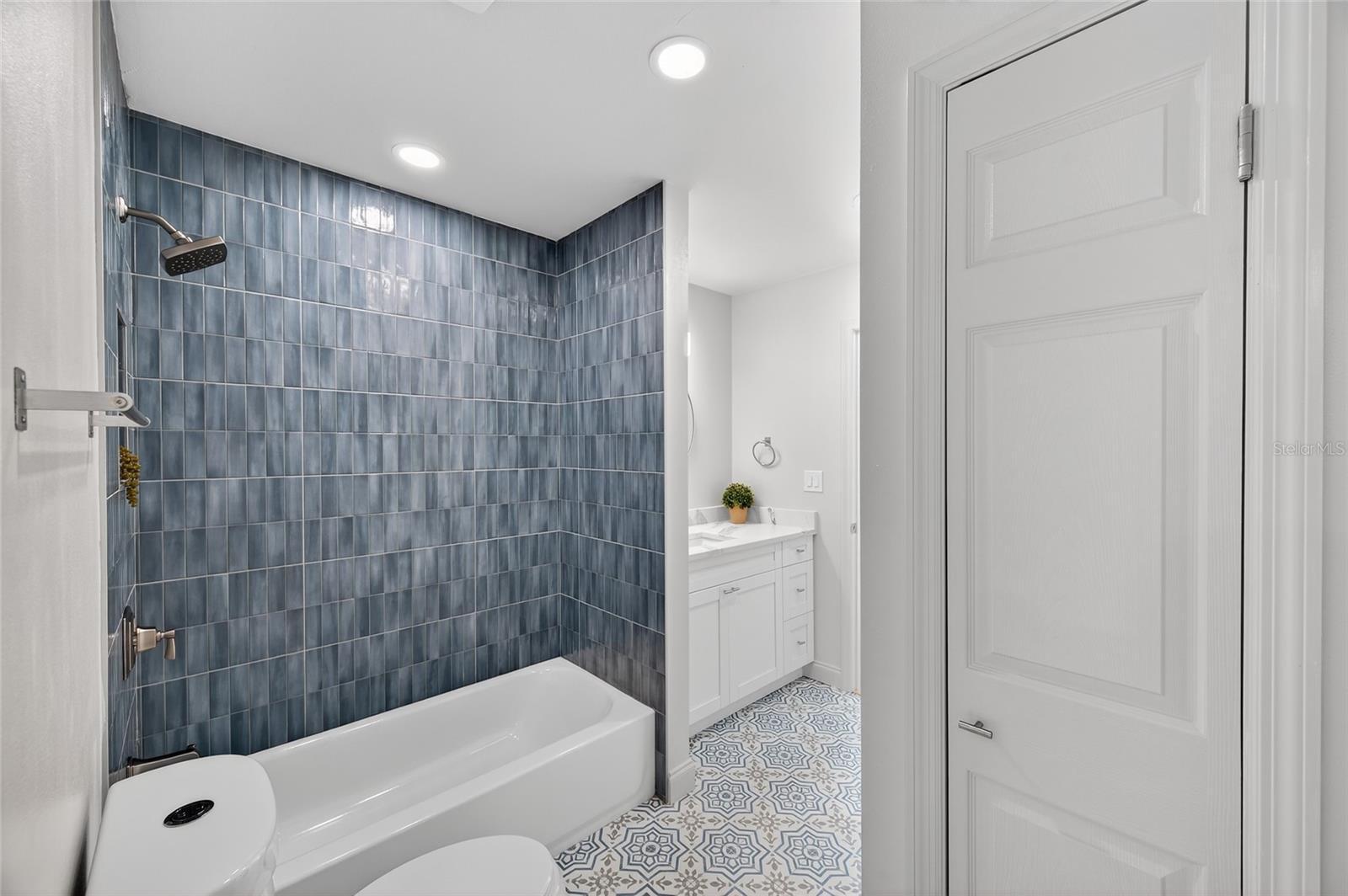 Image 35 of 68 For 14339 Diplomat Drive