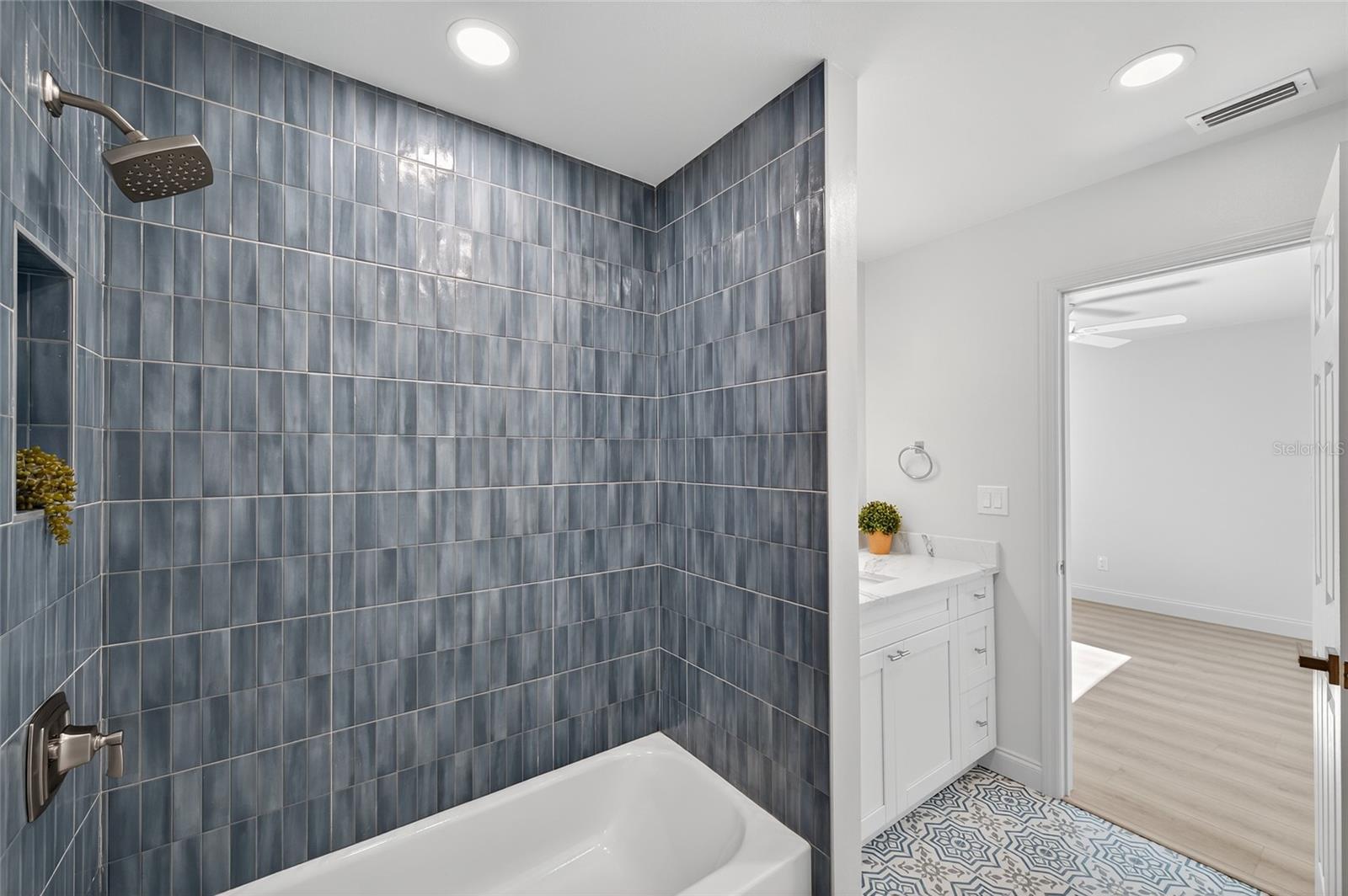 Image 36 of 68 For 14339 Diplomat Drive