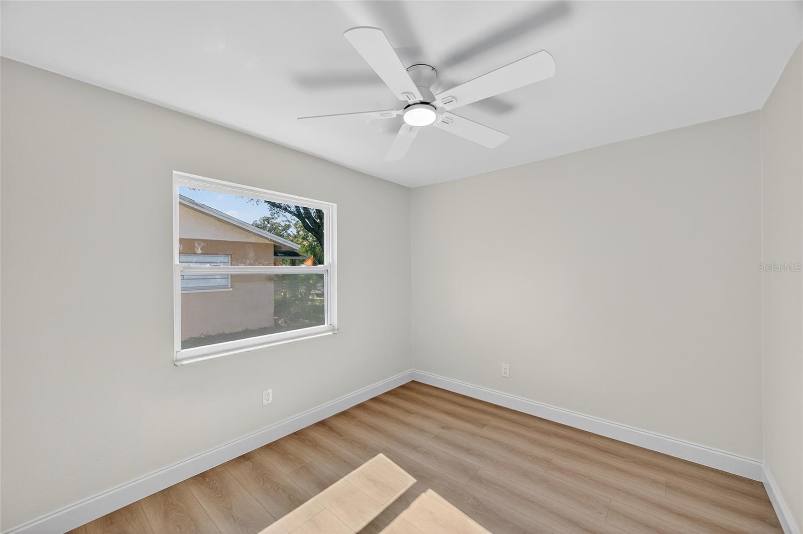 Image 39 of 68 For 14339 Diplomat Drive