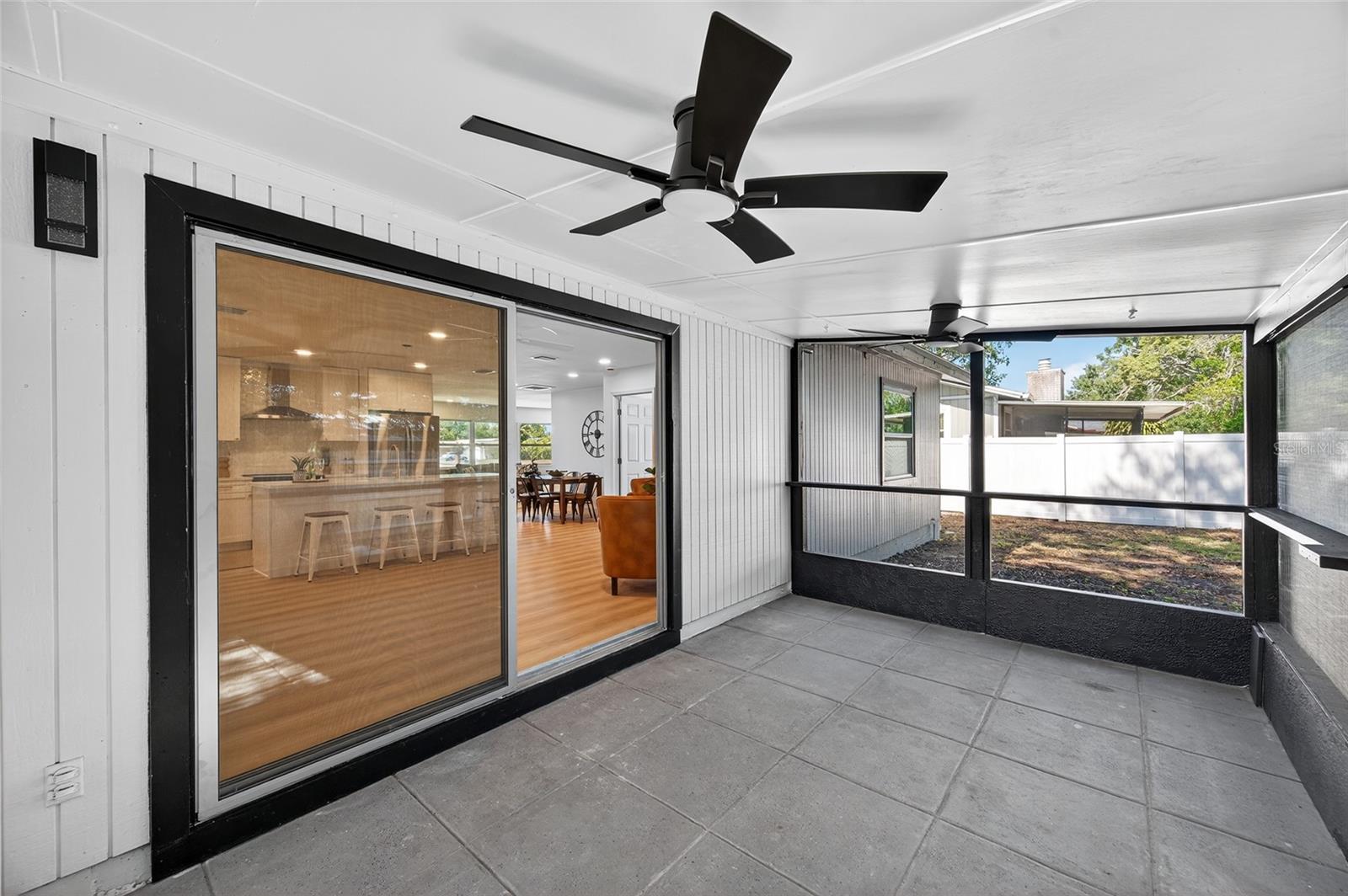 Image 49 of 68 For 14339 Diplomat Drive